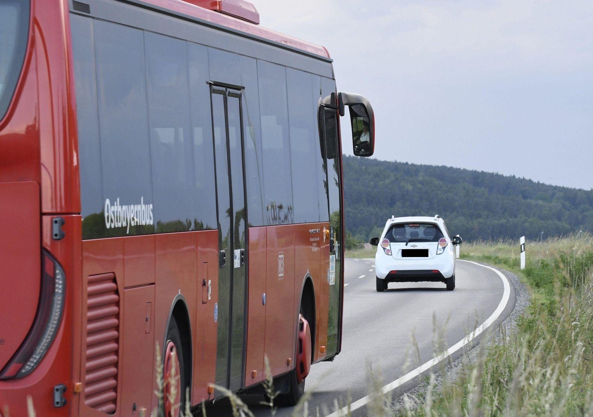 Der RBO-Bus 471 verkehrt zwischen dem 21. und dem 31. Mai nur als Rufbus. Das teilt der Zweckverband Nahverkehr Amberg-Sulzbach mit.  (Bild: Petra Hartl)