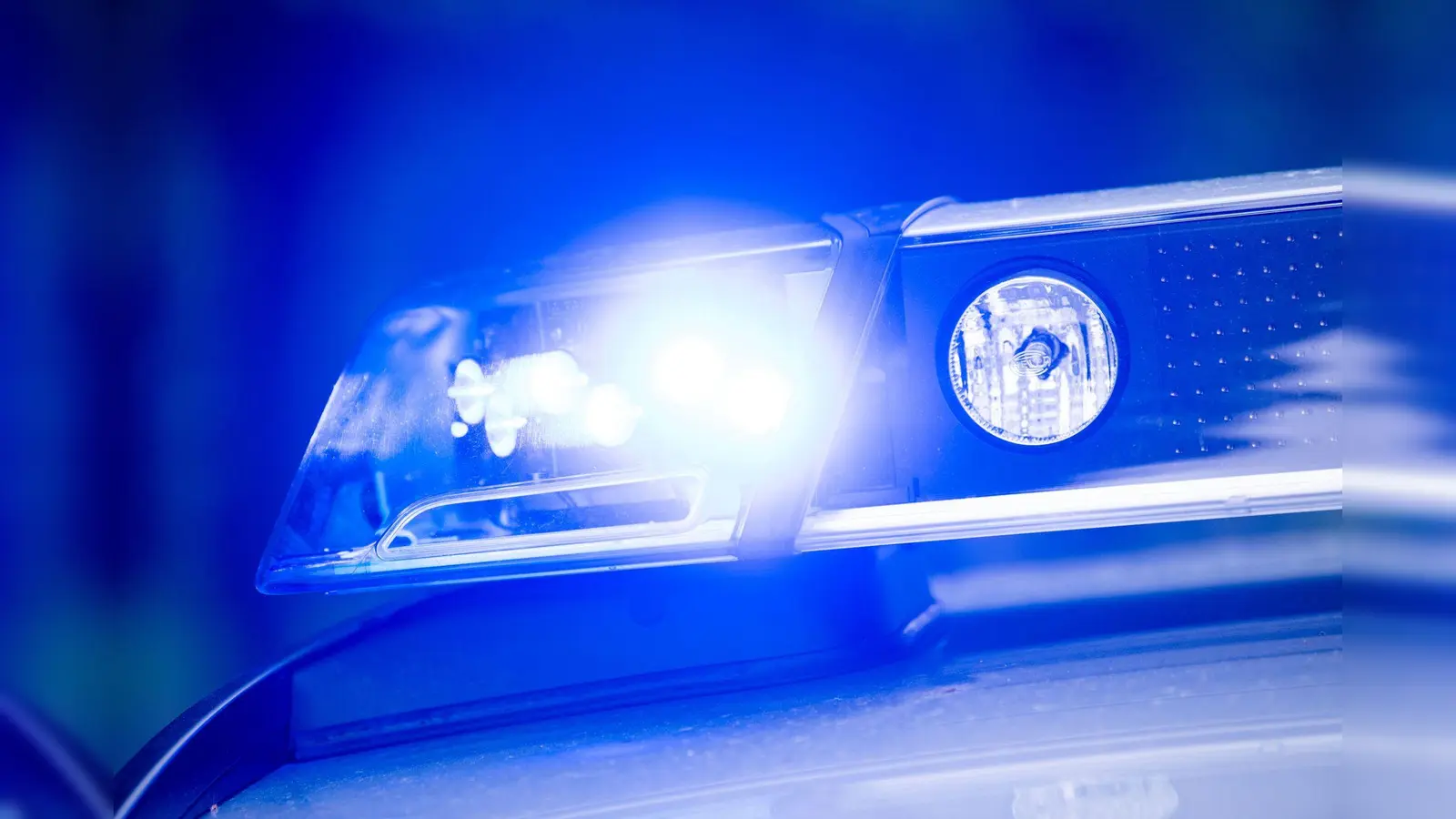 Die Amberger Polizei stoppte einen Mann, der - wie sich herausstellte - über 0,8 Promille im Blut hatte. (Symbolbild: Lino Mirgeler)