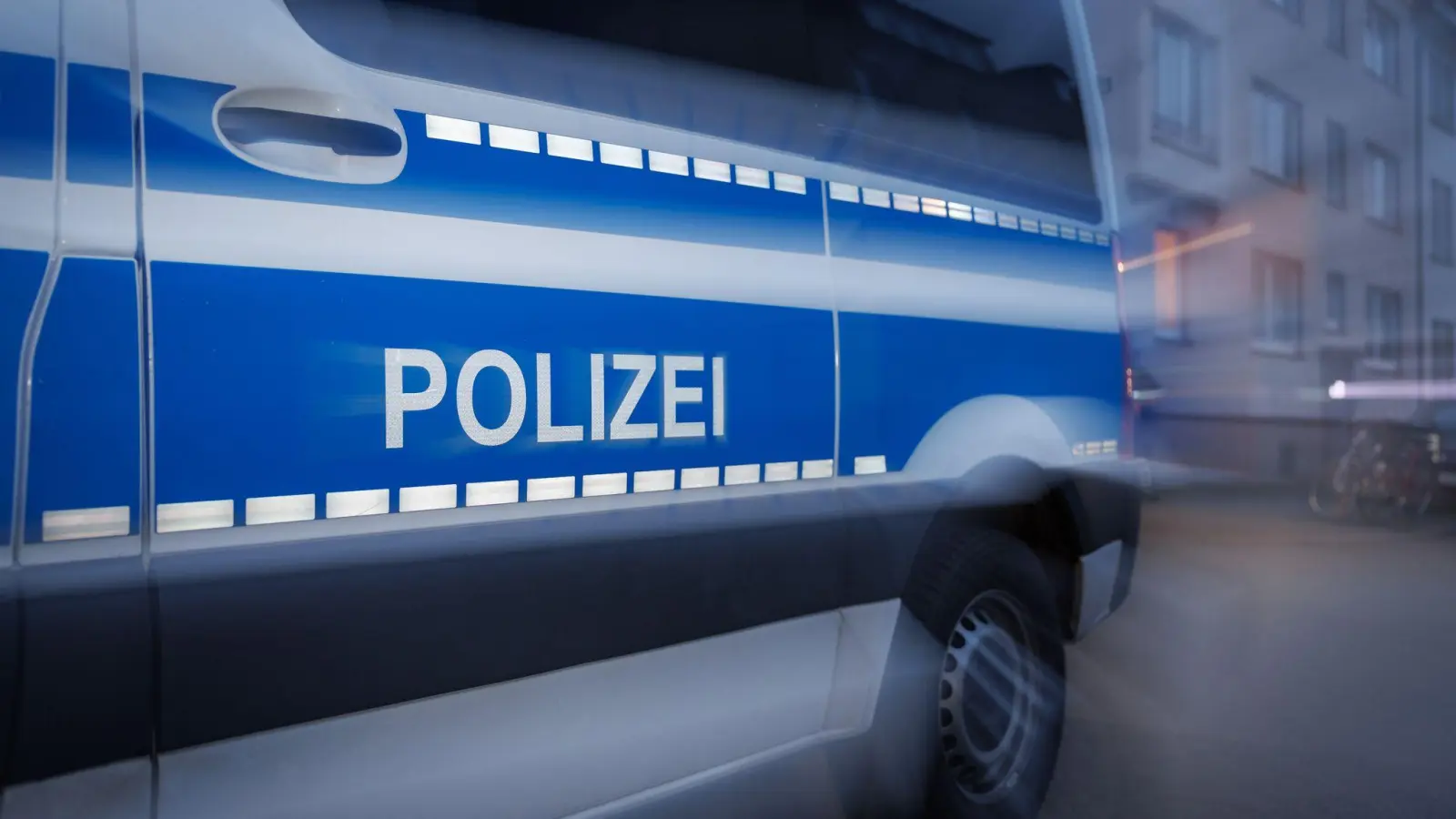 Pressebericht der Polizeiinspektion Amberg: Ambergerin verursacht betrunken mehrere Unfälle (Bild: Friso Gentsch/dpa)