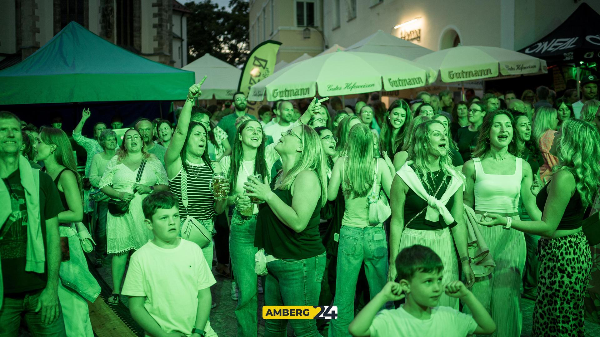 Das sind die Bilder vom Freitagabend vom 2025er-Altstadtfest in Sulzbach-Rosenberg. (Bild: Mario Donhauser)