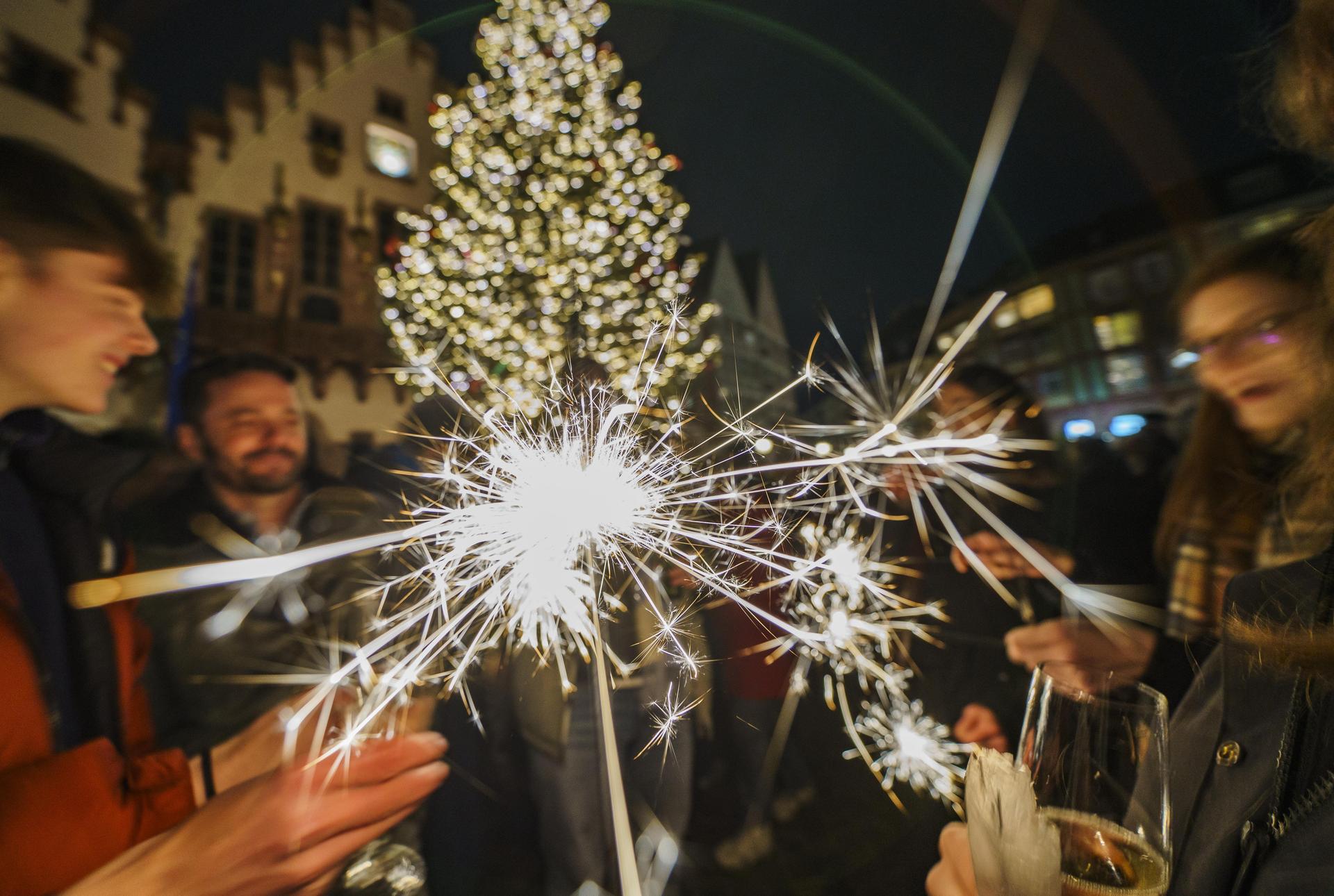Tipp: In der Gruppe lassen sich Neujahrsvorsätze besser umsetzen. (Symbolbild: Andreas Arnold/dpa)