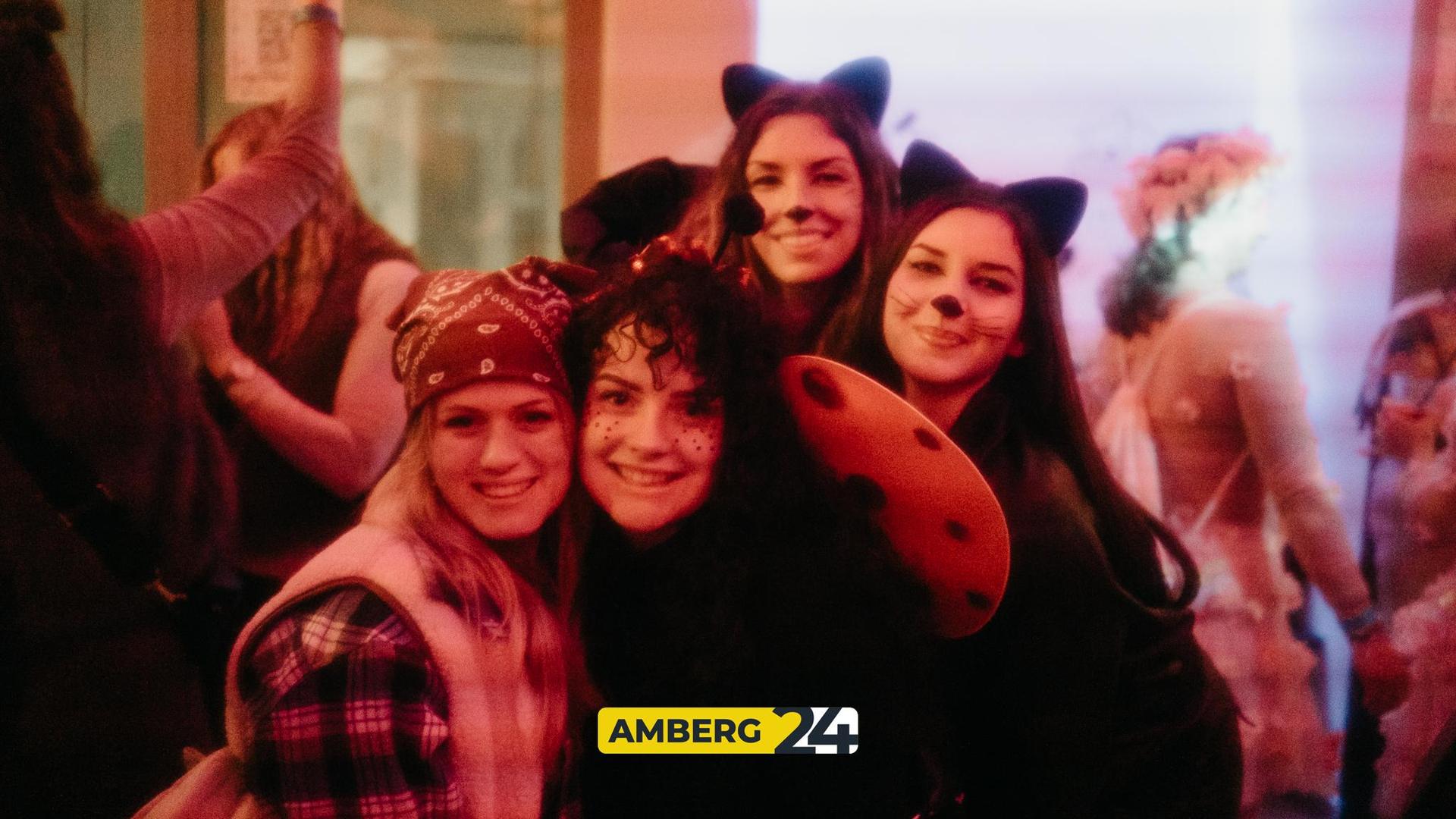 Die Bilder der Hexennacht im Colomba. (Bild: Mario Donhauser)