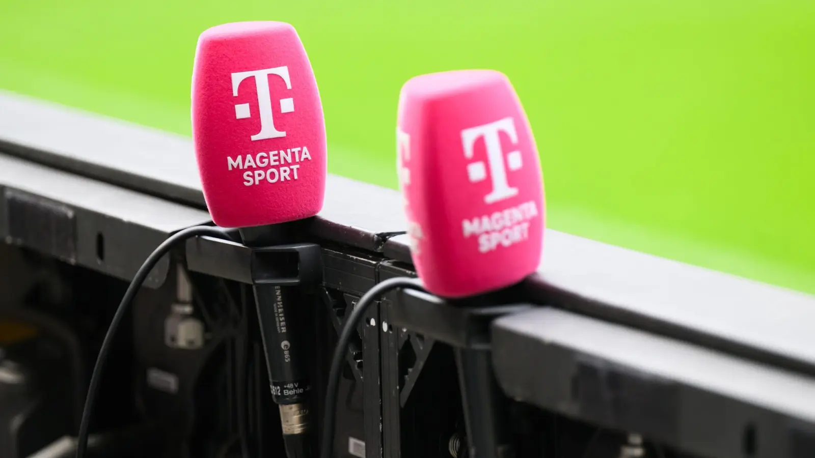 Die Telekom hat sich die TV-Rechte für die WM 2026 gesichert. (Bild: Robert Michael/dpa)