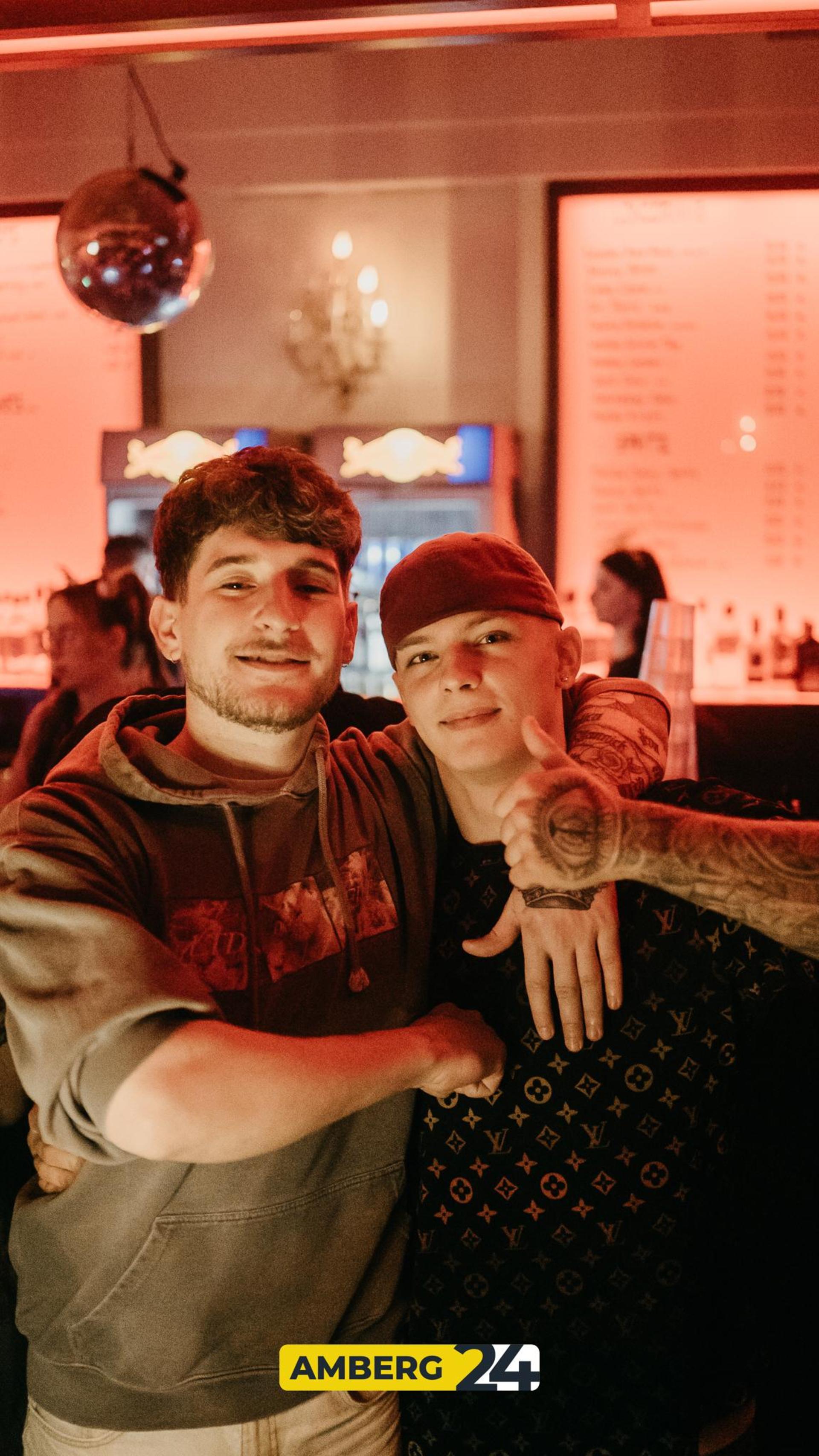 Hexen und Narren waren am Donnerstag auch im Casino unterwegs. (Bild: Mario Donhauser)