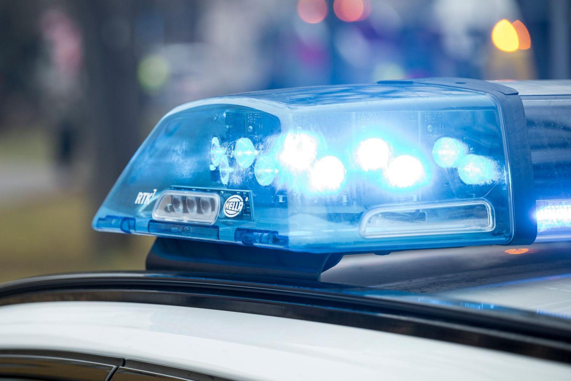 Niemand verletzt, aber 5000 Euro Schaden: Das ist die Bilanz eines Auffahrunfalls in Ursensollen.  (Symbolbild: Daniel Vogl/dpa)