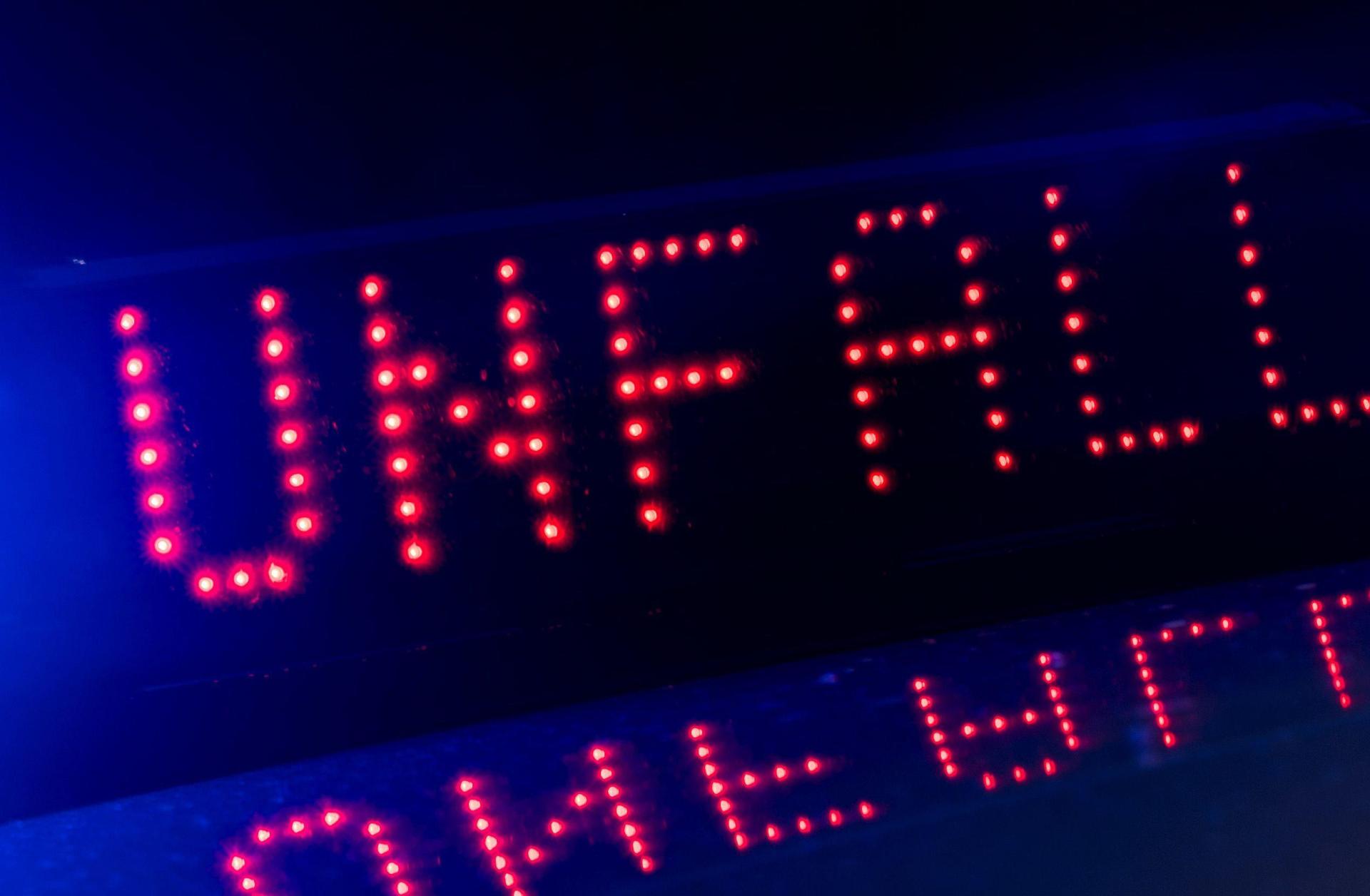 Zwei Autos kollidieren bei einem Verkehrsunfall bei Großschönbrunn. (Symbolbild: Monika Skolimowska)