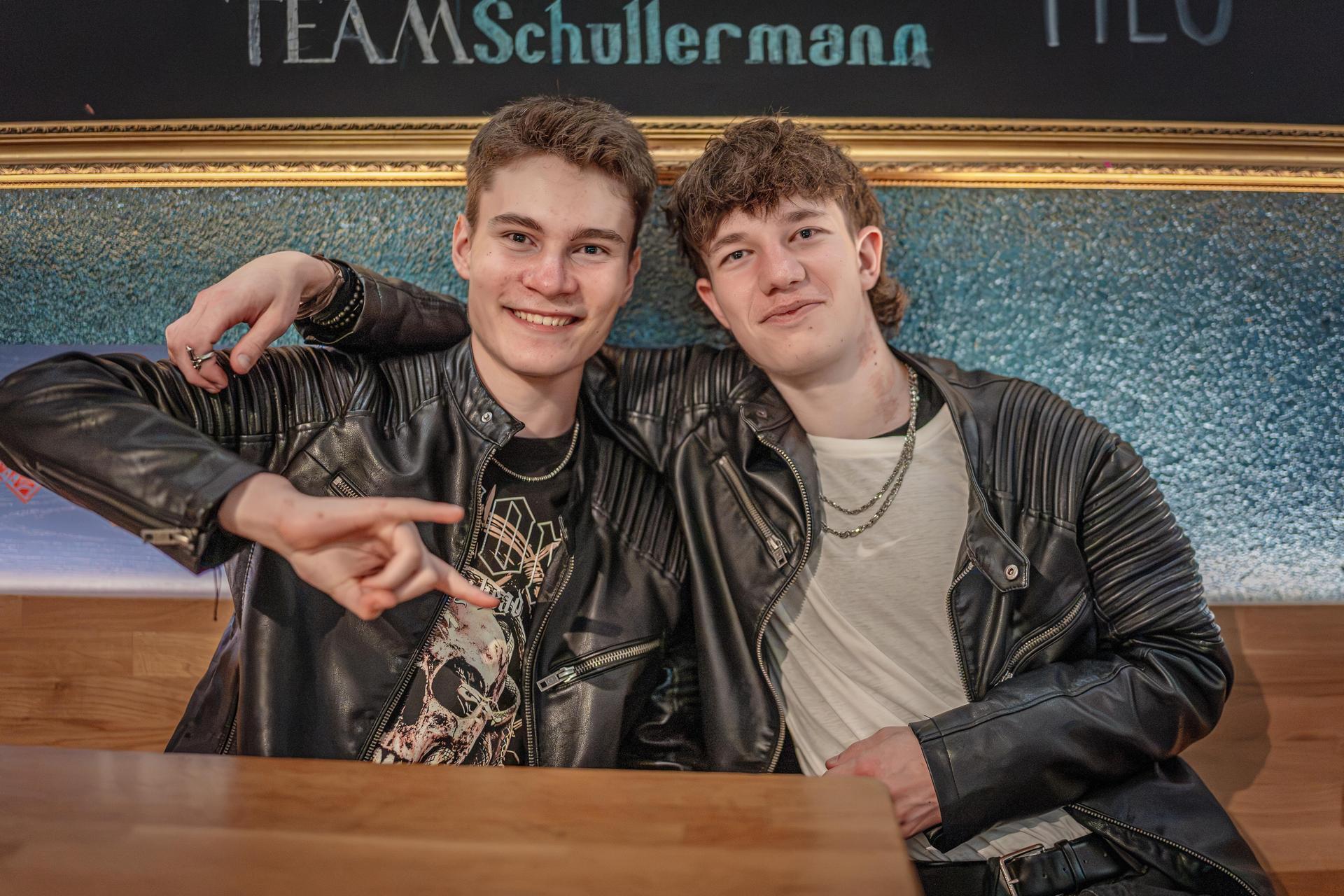 Leertrinken im Blauen Haus (Bild: Michael Golinski)