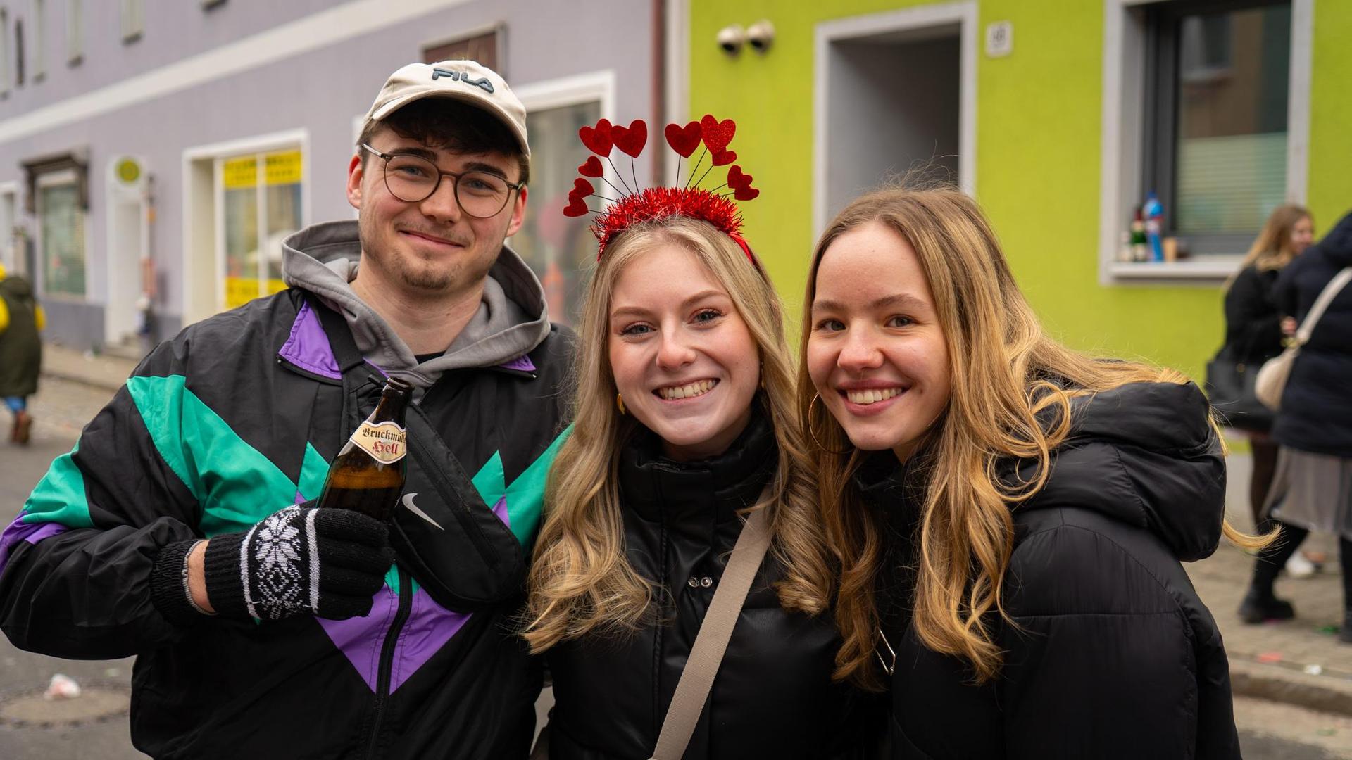 In Hahnbach ging es am Sonntag vor, während und vor allem nach dem Faschingszug richtig ab. (Bild: knz)