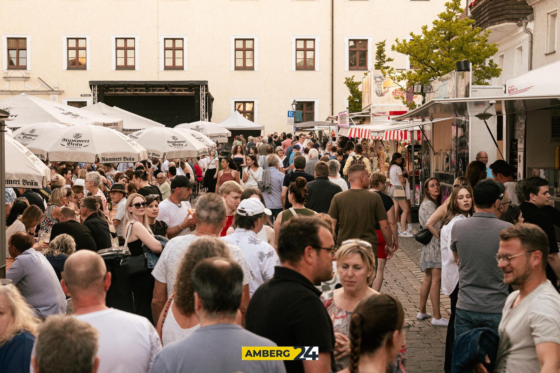 Partystimmung pur gab&#39;s auch auf dem Malteserplatz! (Bild: David Mueller)