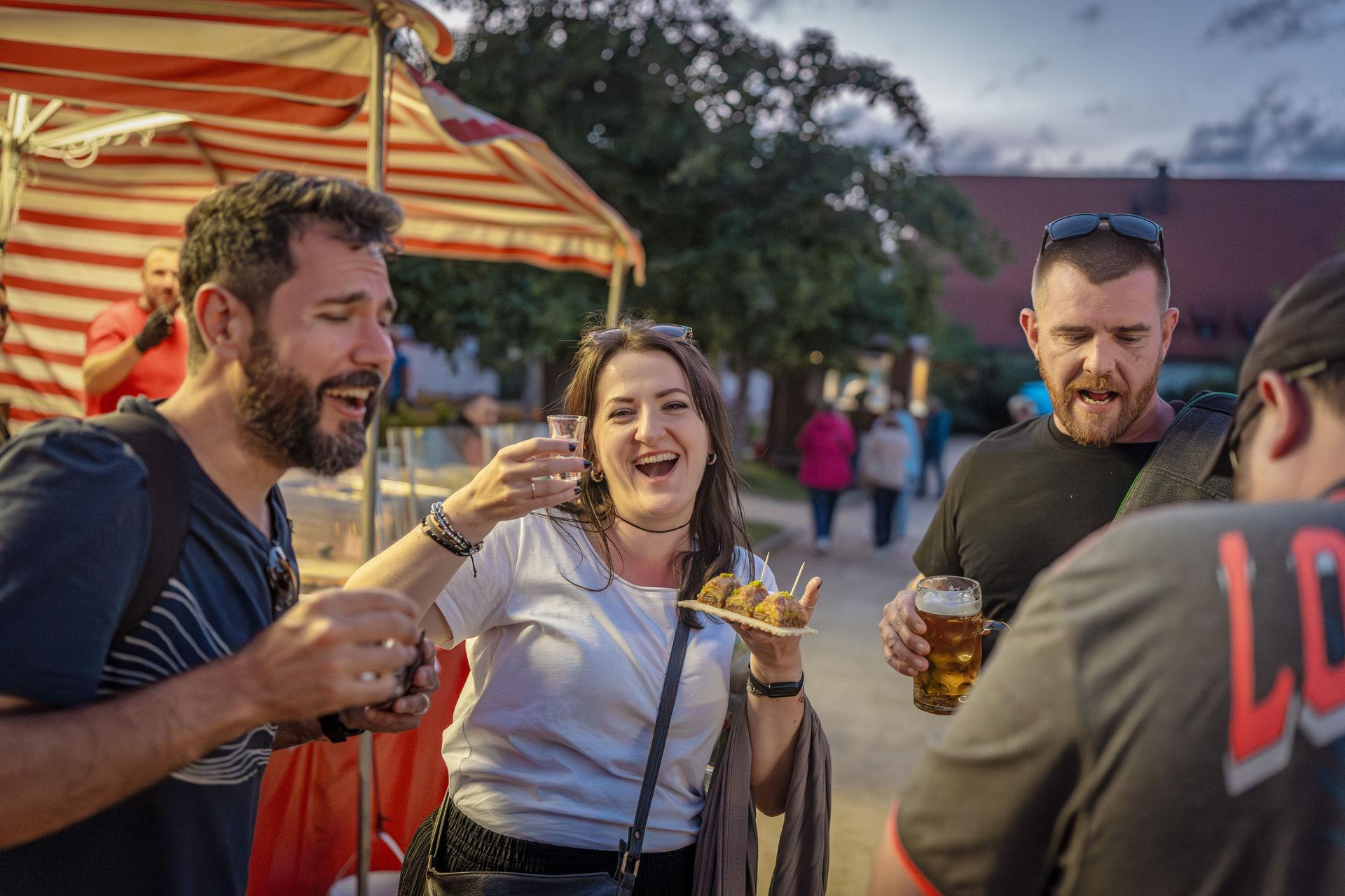 Amberg feiert Altstadtfest und macht die Nacht zum Tag. (Bild: Michael Golinski)