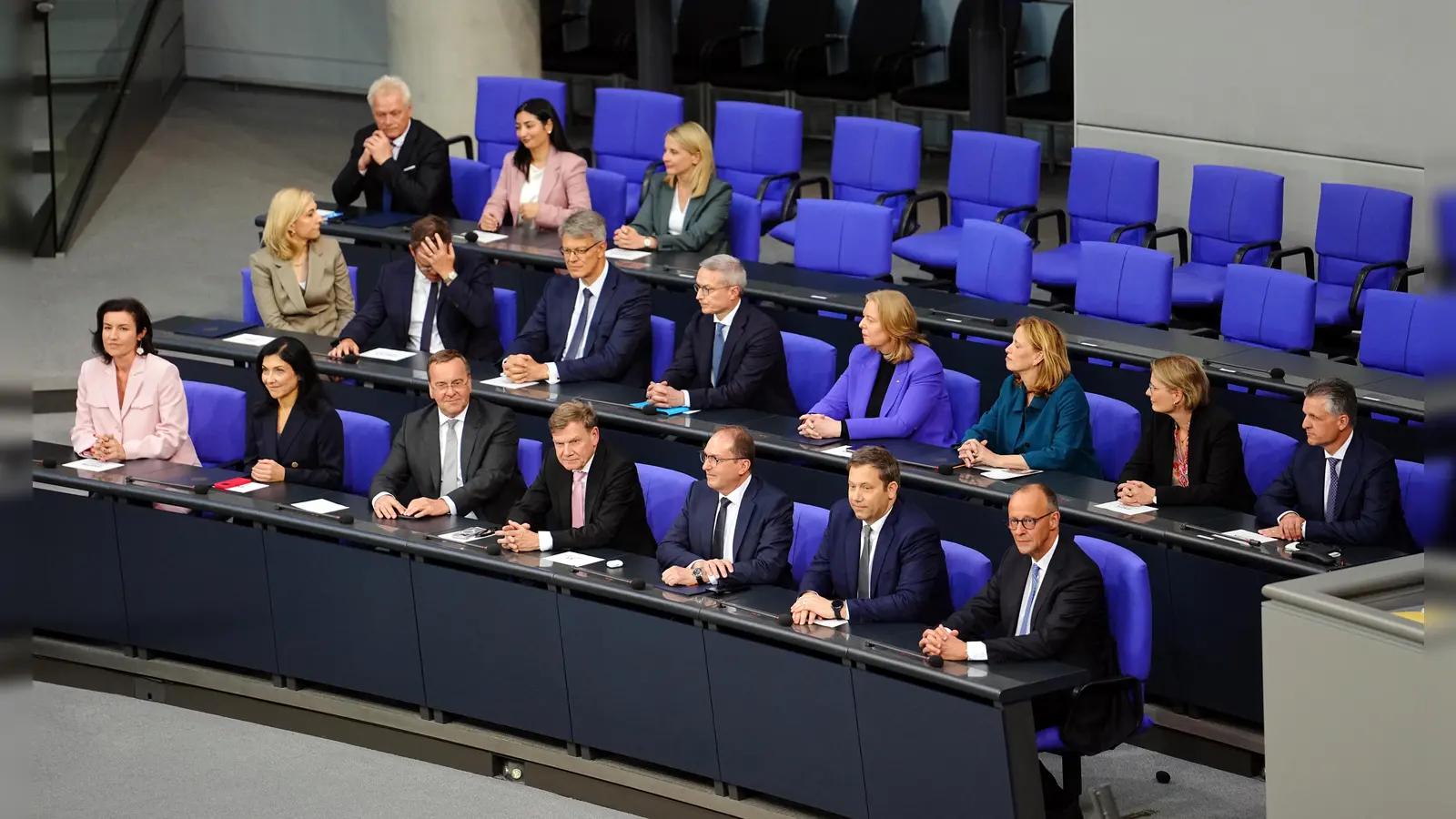  Das sind die Minister*innen der neuen Regierung um Bundeskanzler Friedrich Merz. (Bild: Kay Nietfeld)