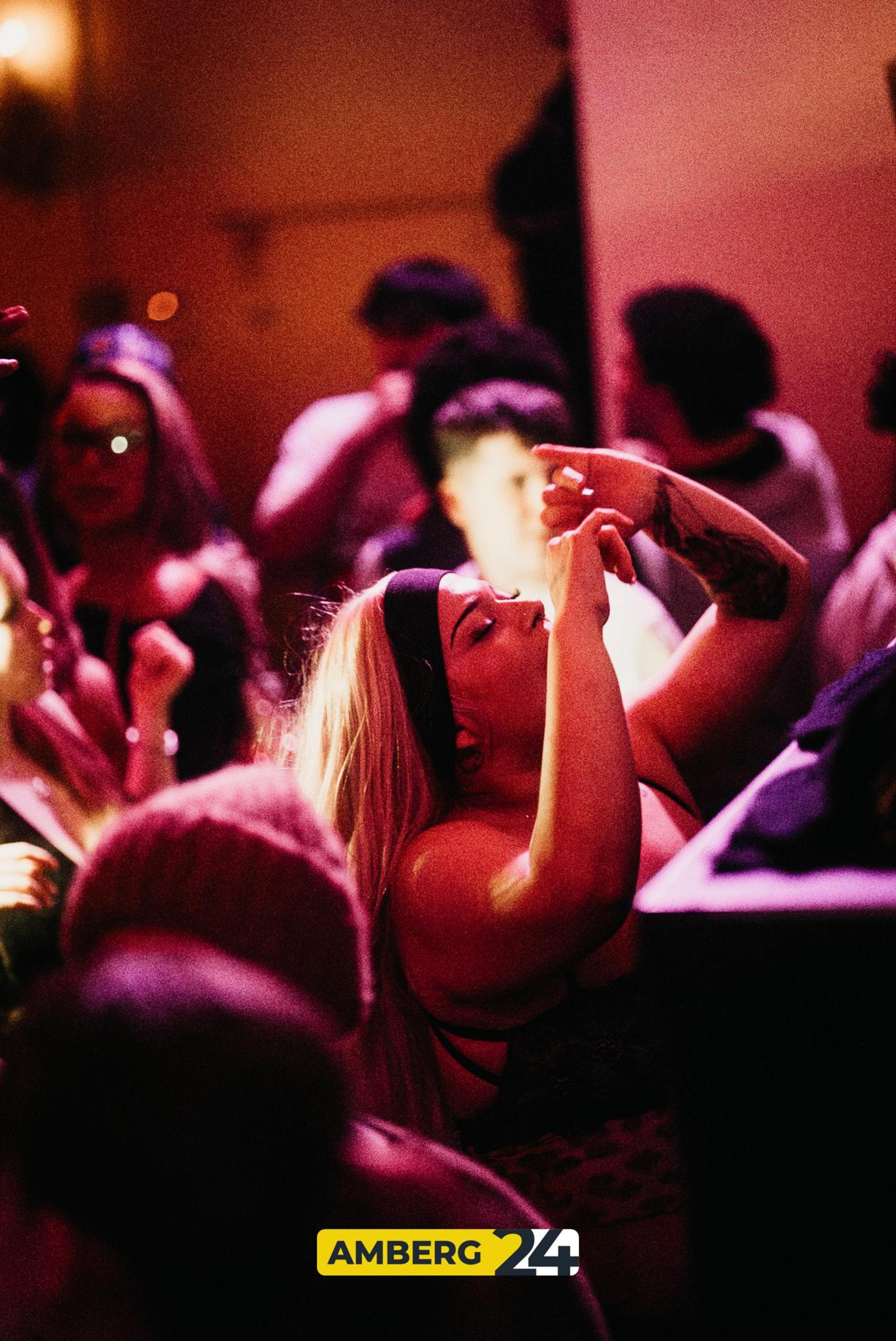 Models and Bottles im Casino in Amberg. (Bild: Mario Donhauser)