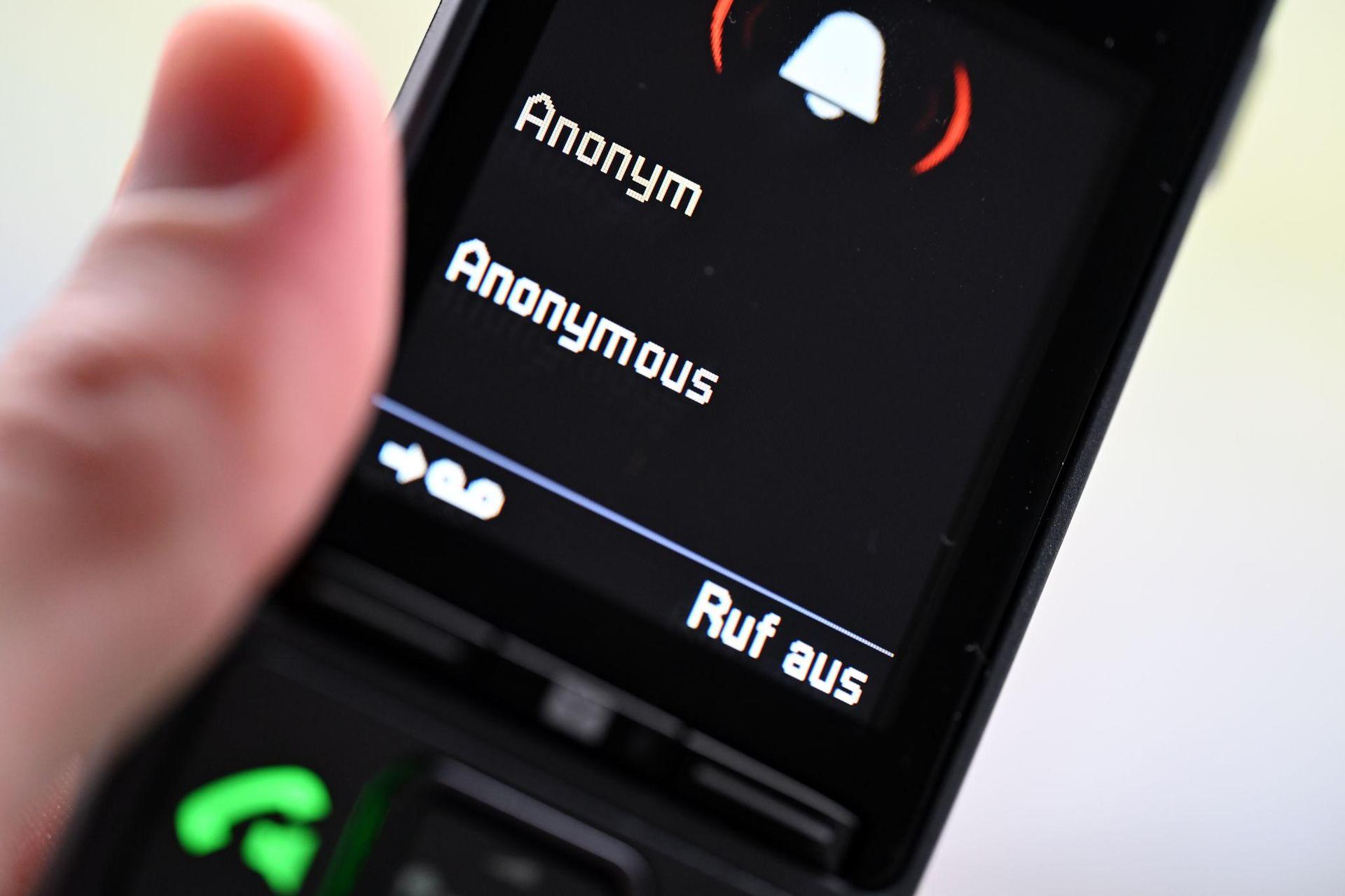 Ein 21-jähriger Amberger wird Opfer von Sextortion. Nach einem Chat mit einer vermeintlichen Frau wird er erpresst. (Symbolbild: Wolf von Dewitz/dpa-Zentralbild/dpa-tmn)