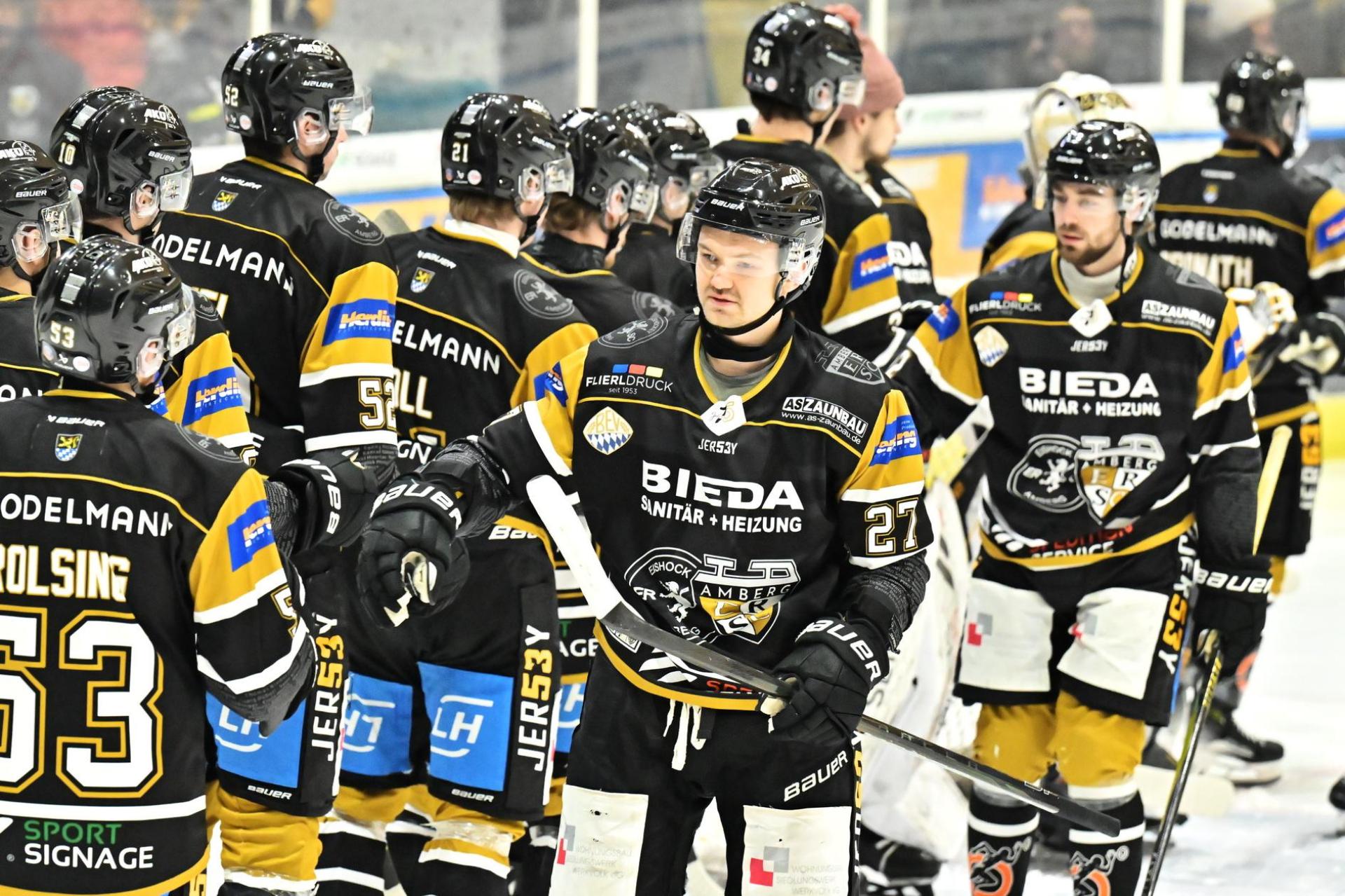 Der ERSC Amberg legte einen perfekten Start in die Abstiegsrunde der Eishockey-Bayernliga hin. (Bild: Hubert Ziegler)