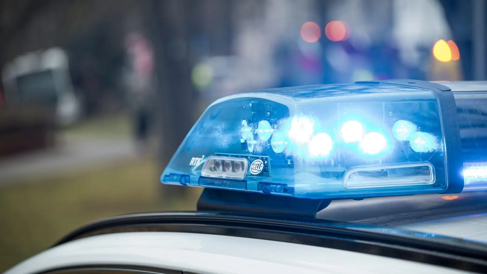 In der Tiefgarage am Amberger Bahnhof gab es am Donnerstag einen größeren Polizeieinsatz. (Symbolbild: Daniel Vogl/dpa)