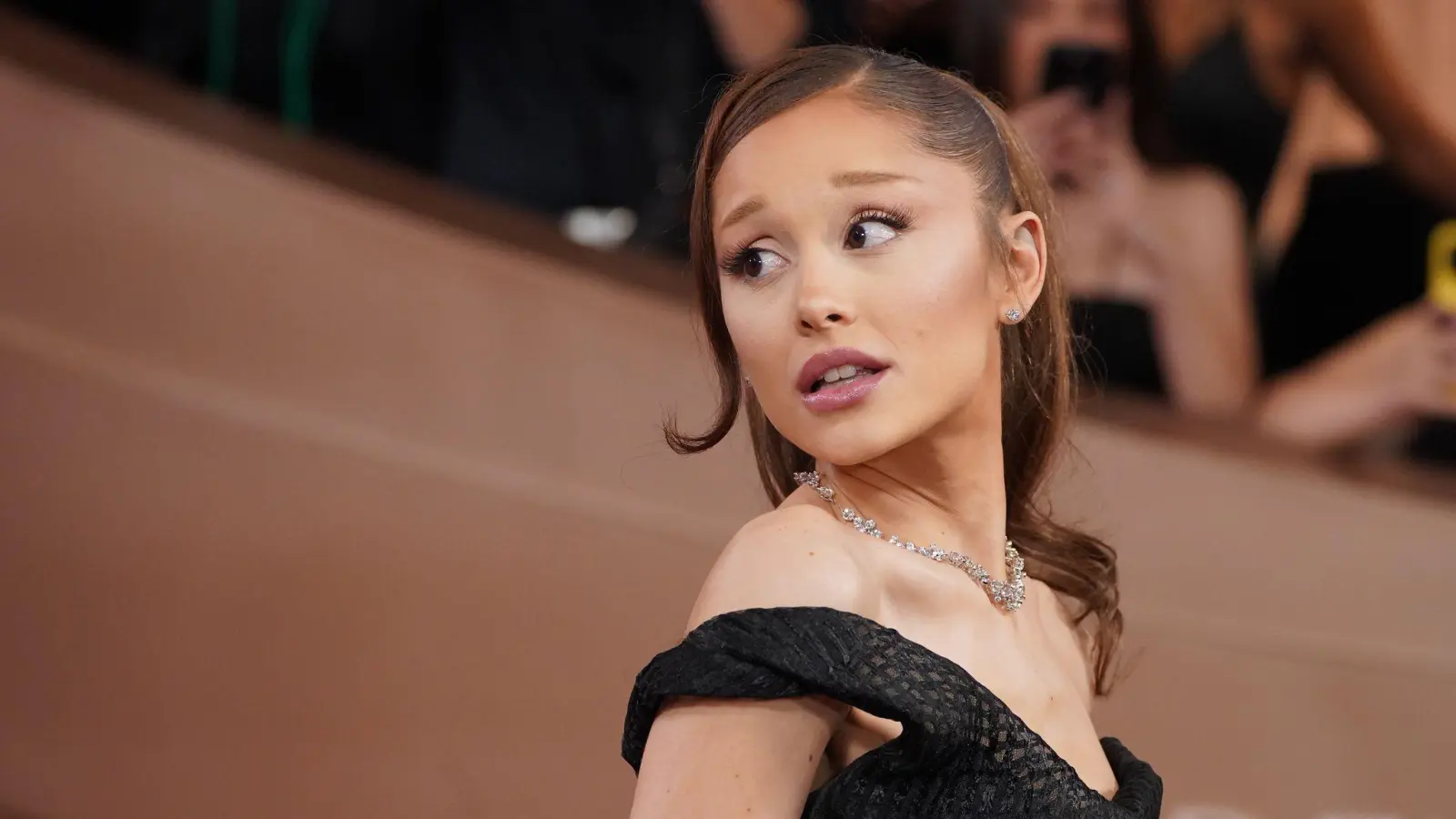 Ariana Grande spielt bis Anfang September mehrere Konzerte in Chicago und London. (Archivbild)  (Bild: Jordan Strauss/Invision/dpa)