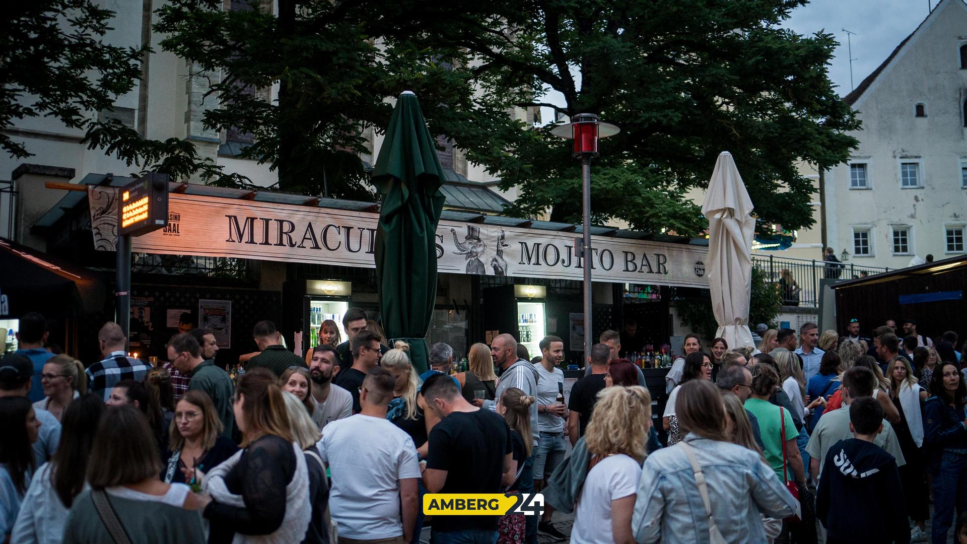 Das sind die Bilder vom Freitagabend vom 2025er-Altstadtfest in Sulzbach-Rosenberg. (Bild: Mario Donhauser)