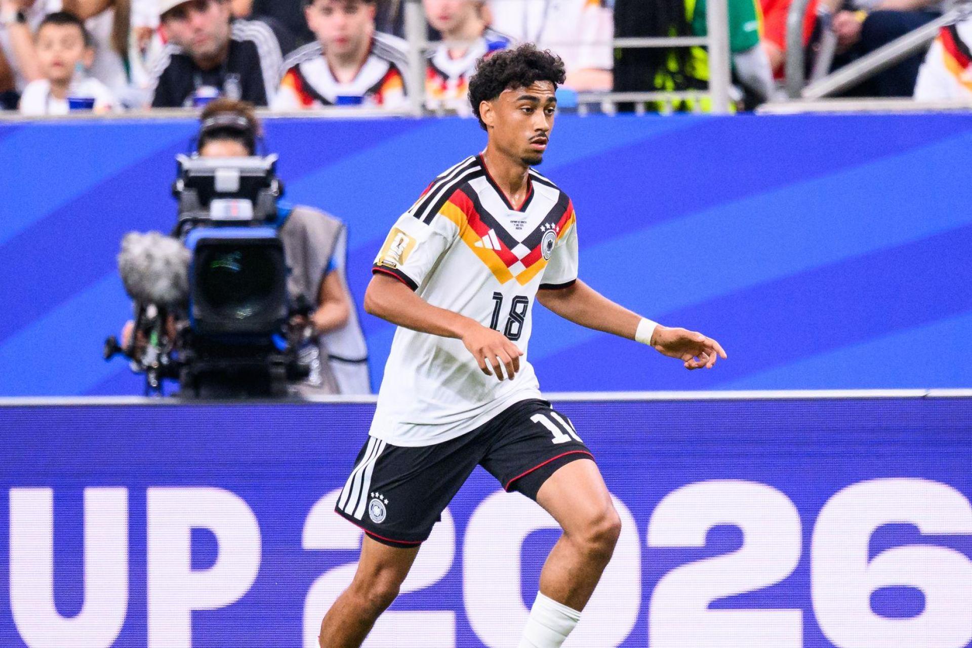 Derzeit kickt Nene Brown für die Nationalmannschaft. Sein Wechsel von Eintracht Frankfurt zum FC Bayern steht nun auch fest. (Archivbild: Tom Weller/dpa)
