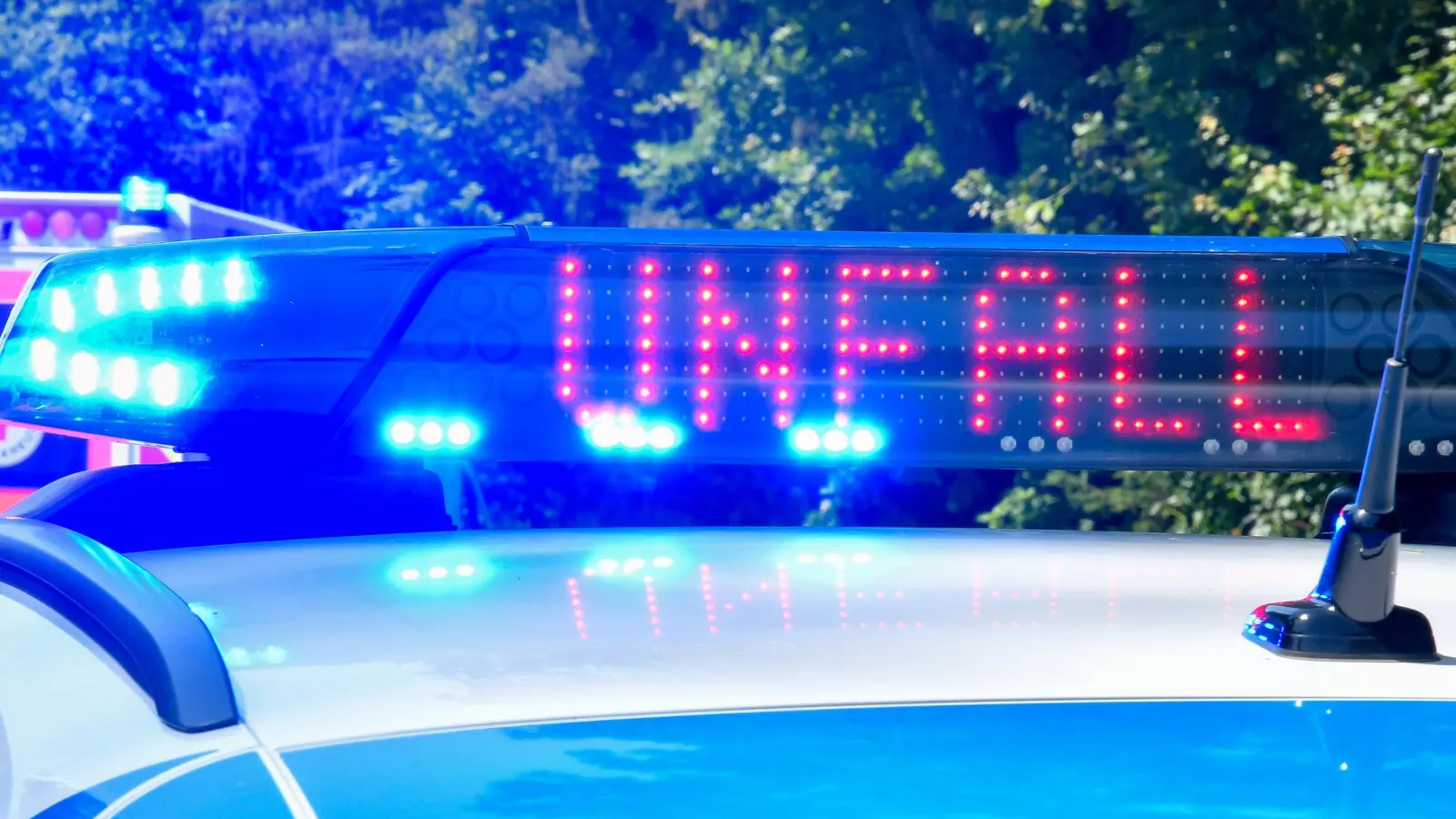 Ein schwerer Verkehrsunfall ereignete sich auf der Staatsstraße 2397 bei Regenstauf. (Symbolbild: Petra Hartl)