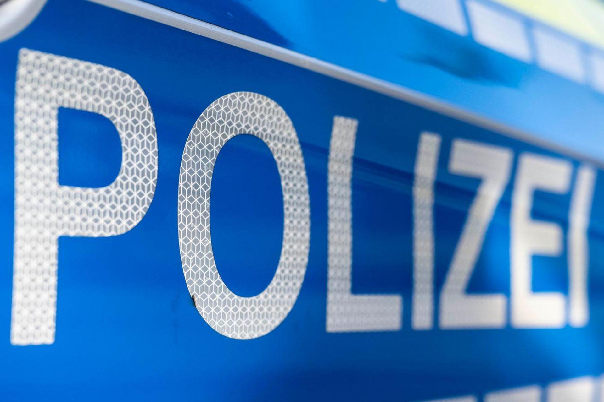 Unbekannte haben in der Amberger Wolntzhoferstraße ein Mountainbike im Wert von etwa 1500 Euro aus einem Carport gestohlen. (Symbolbild: David Inderlied/dpa)