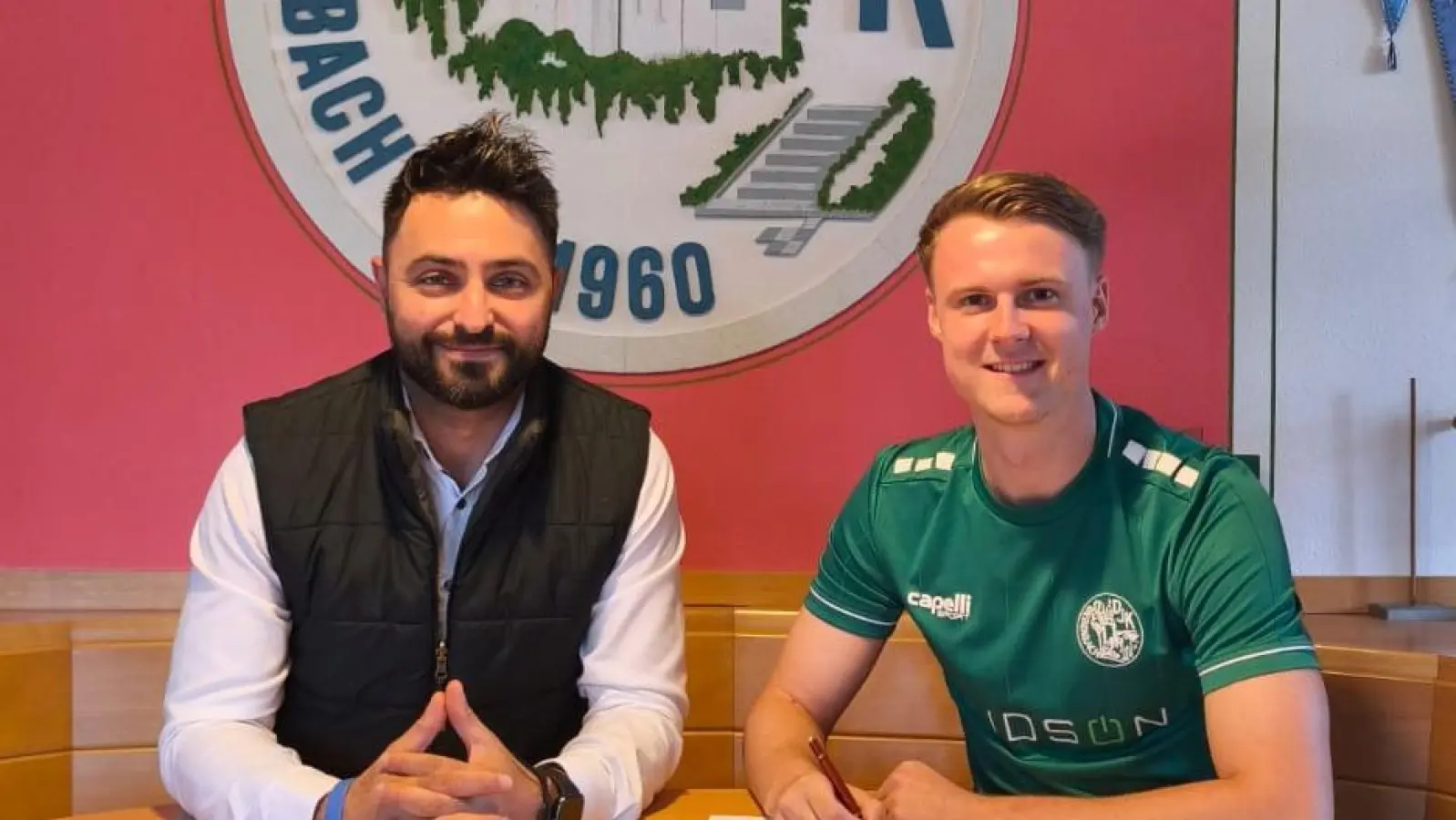 Fabio Pirner (rechts) läuft künftig wieder für die DJK Gebenbach auf.  (Bild: DJK Gebenbach)