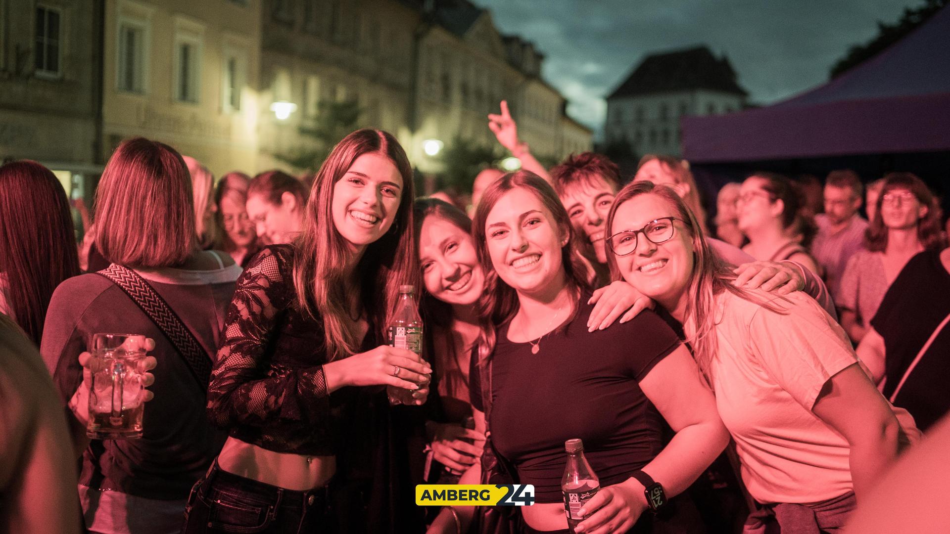 Das sind die Bilder vom Freitagabend vom 2025er-Altstadtfest in Sulzbach-Rosenberg. (Bild: Mario Donhauser)