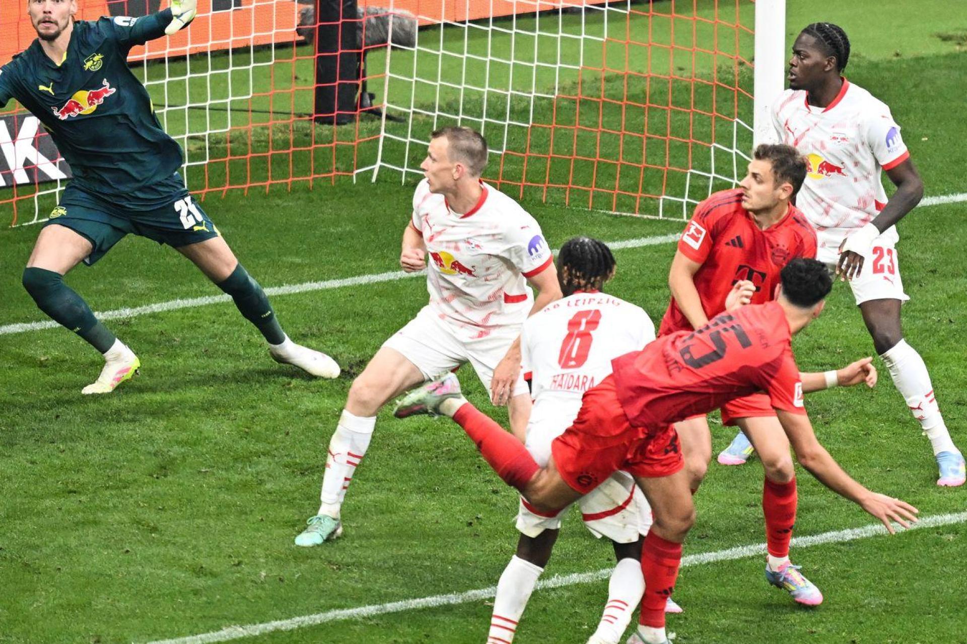 Die Bayern kämpften sich in Leipzig wieder heran. (Bild: Hendrik Schmidt/dpa)