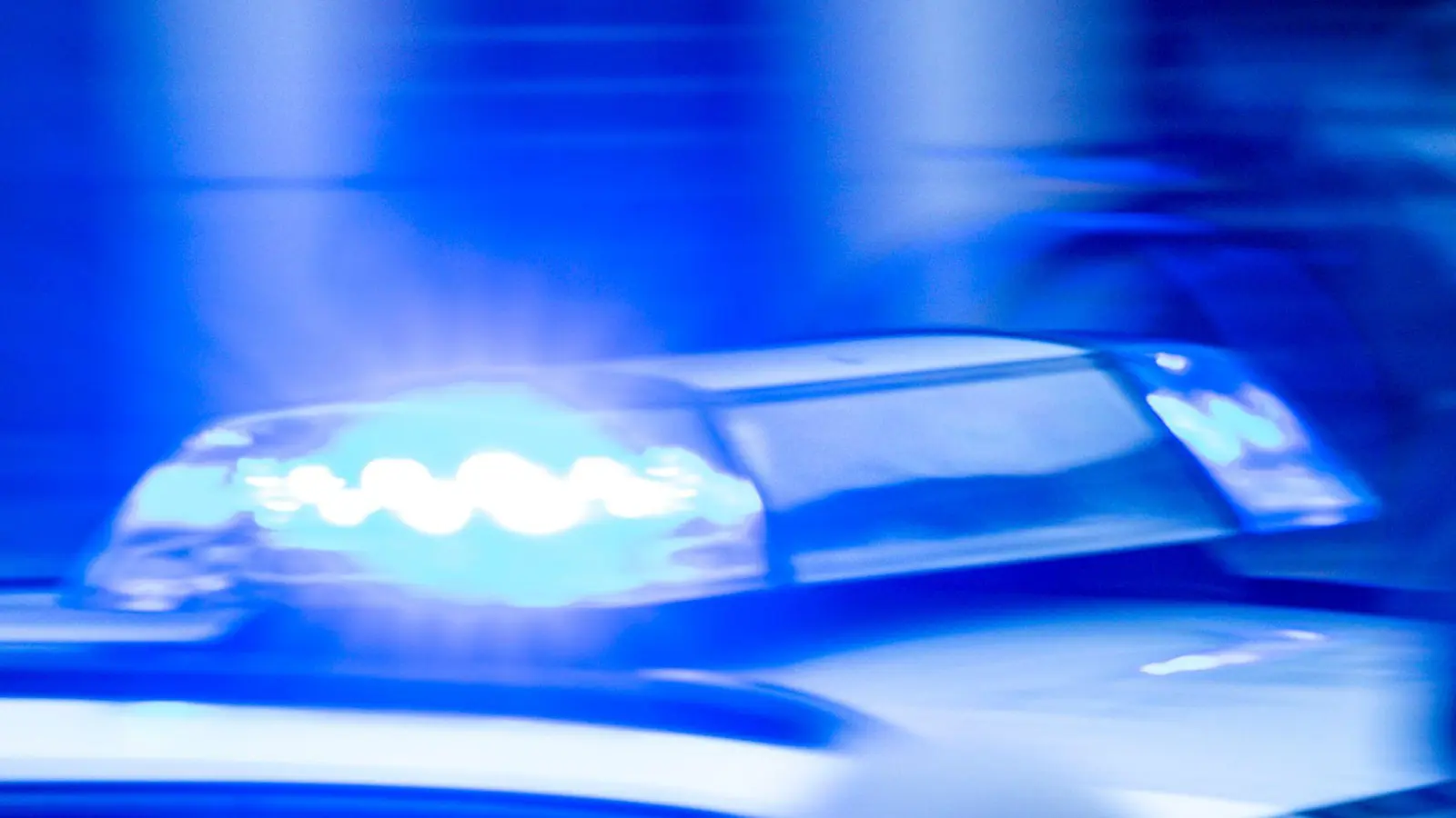 Polizeibeamte haben einen Betrüger aus den Verkehr gezogen.  (Bild: Jens Büttner/dpa)