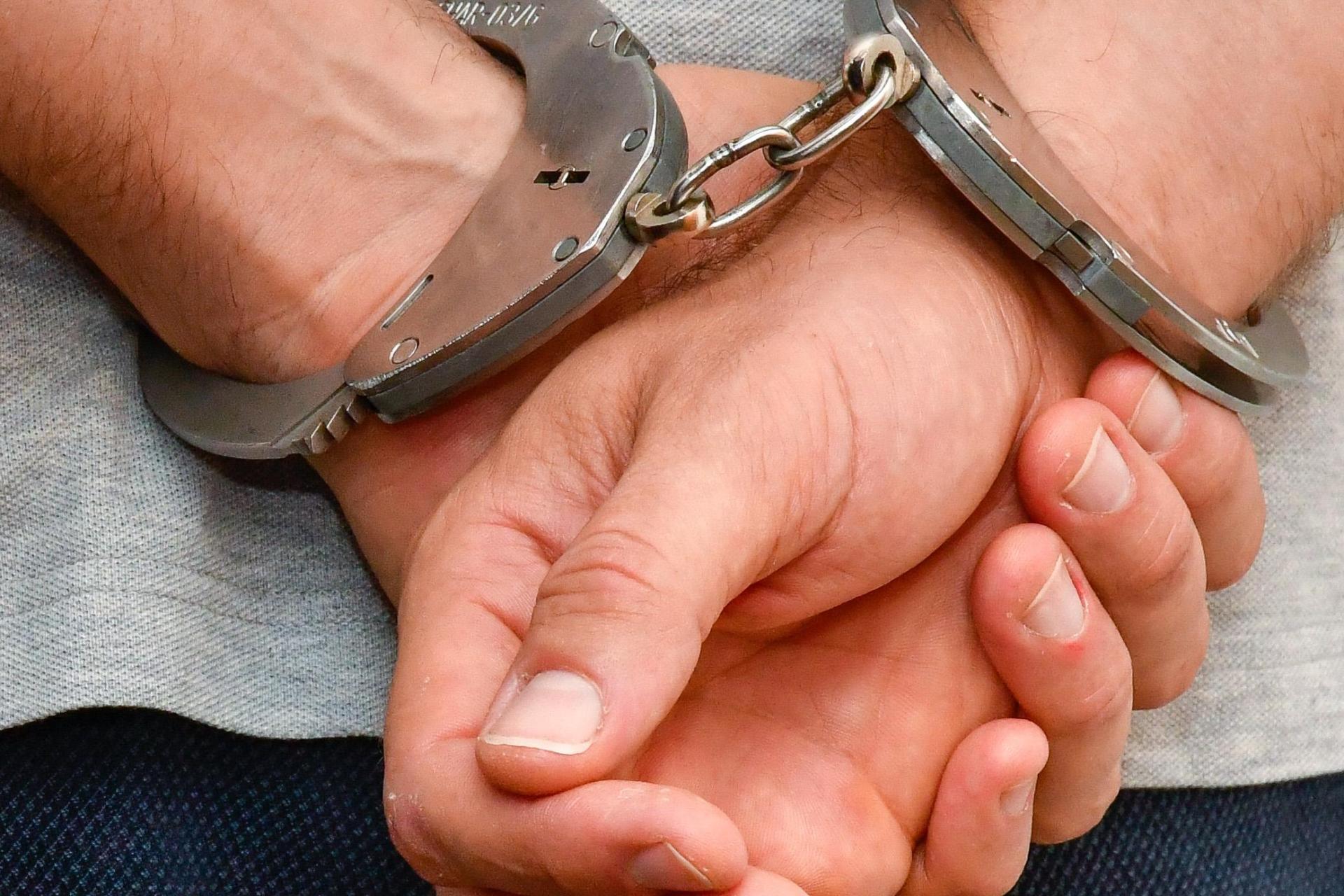 Ein 22-jähriger US-Amerikaner wurde nach einem mutmaßlichen sexuellen Übergriff auf eine 35-jährige Frau in Vilseck festgenommen.  (Symbolbild: Petra Hartl)