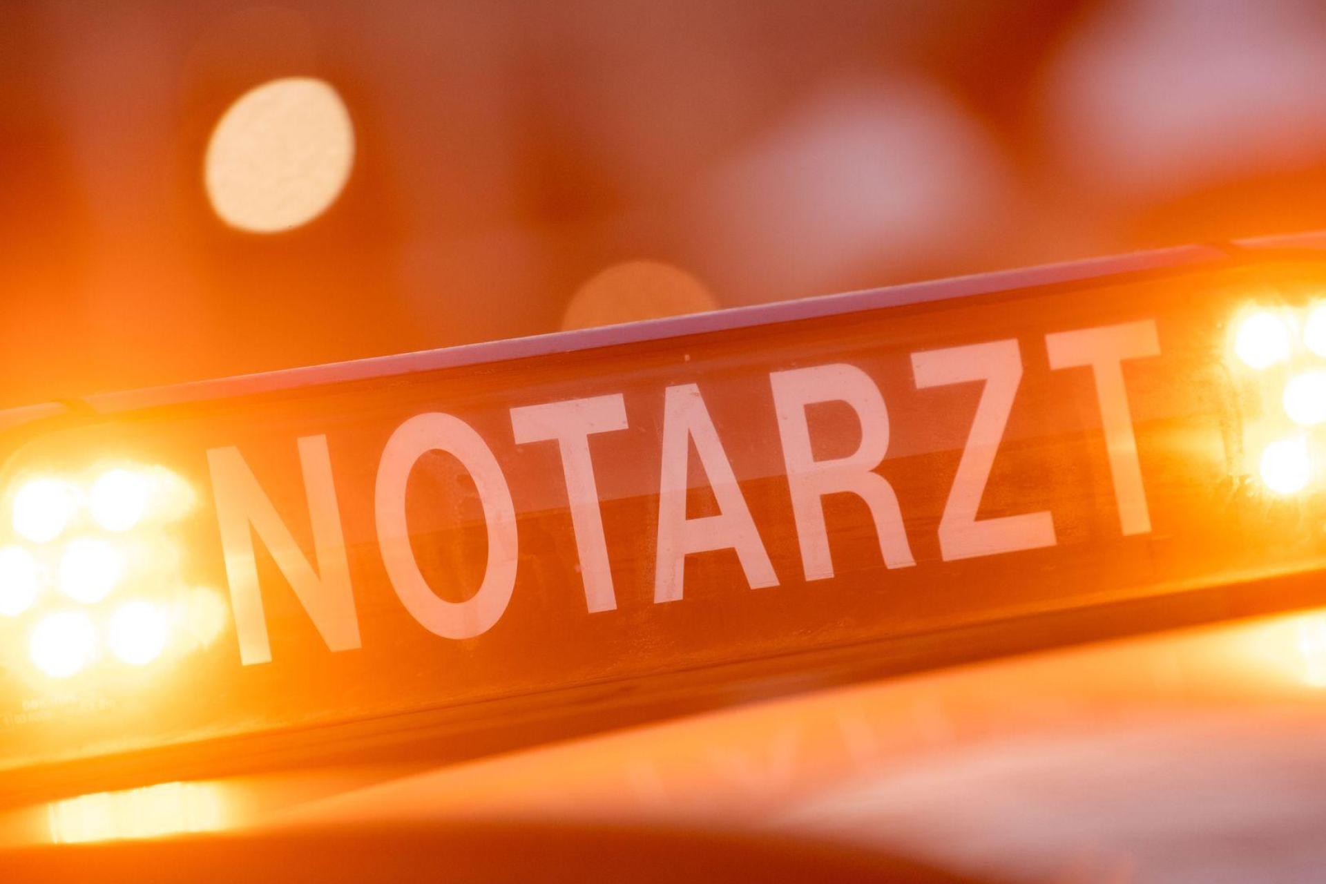 Für den 66-Jährigen kam jede Hilfe zu spät. Er starb noch am Unfallort. (Symbolbild) (Bild: Lino Mirgeler/dpa)