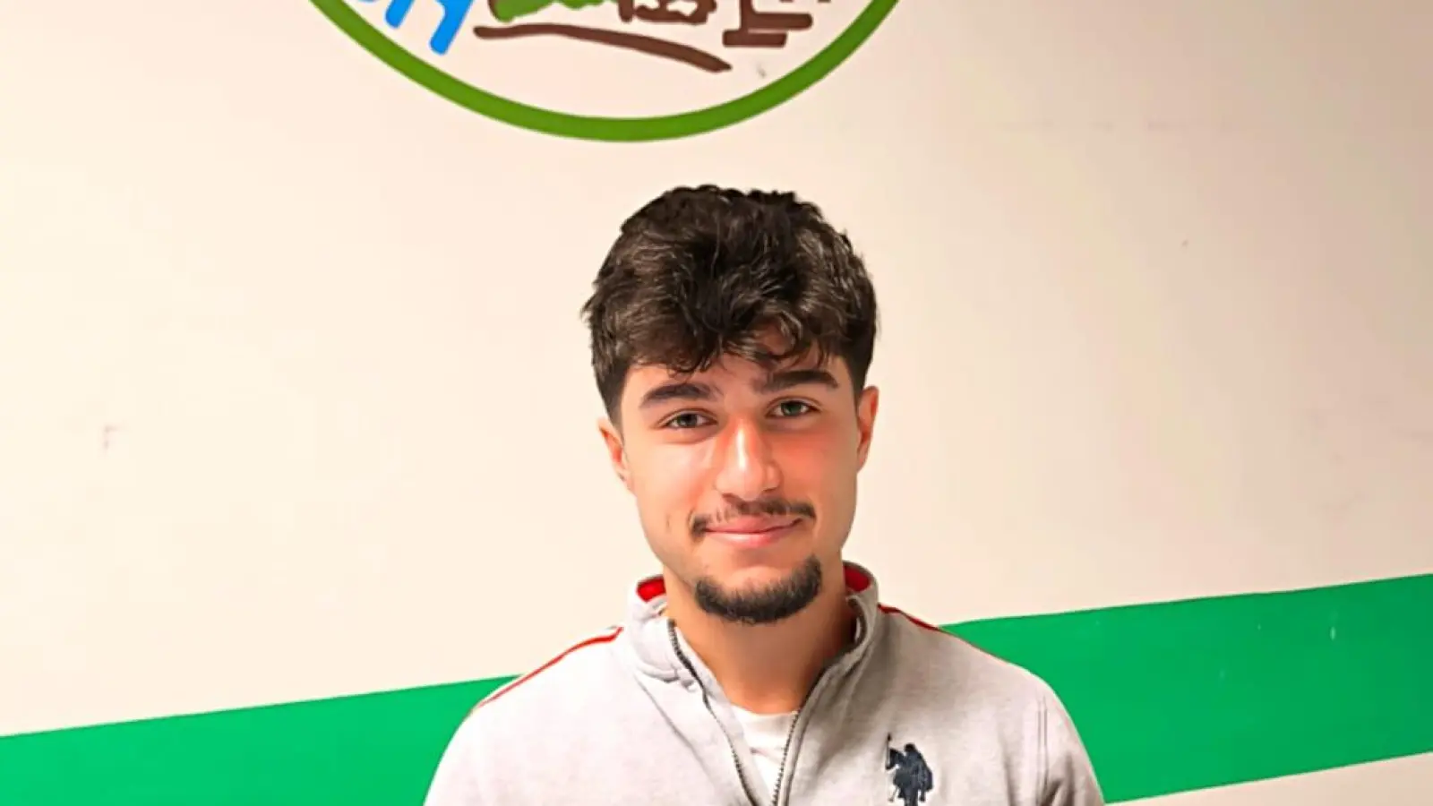 Kerem Bakir wird auch künftig das Trikot der DJK Gebenbach tragen. (Bild: DJK Gebenbach)