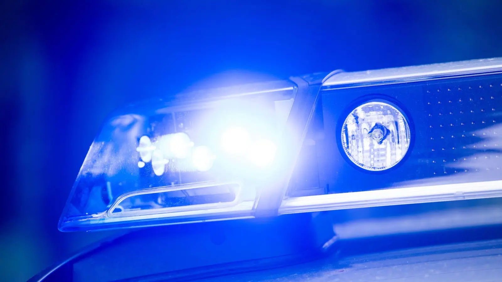 Die 20-Jährige befindet sich mittlerweile in Untersuchungshaft.  (Symbolbild: Lino Mirgeler/dpa)