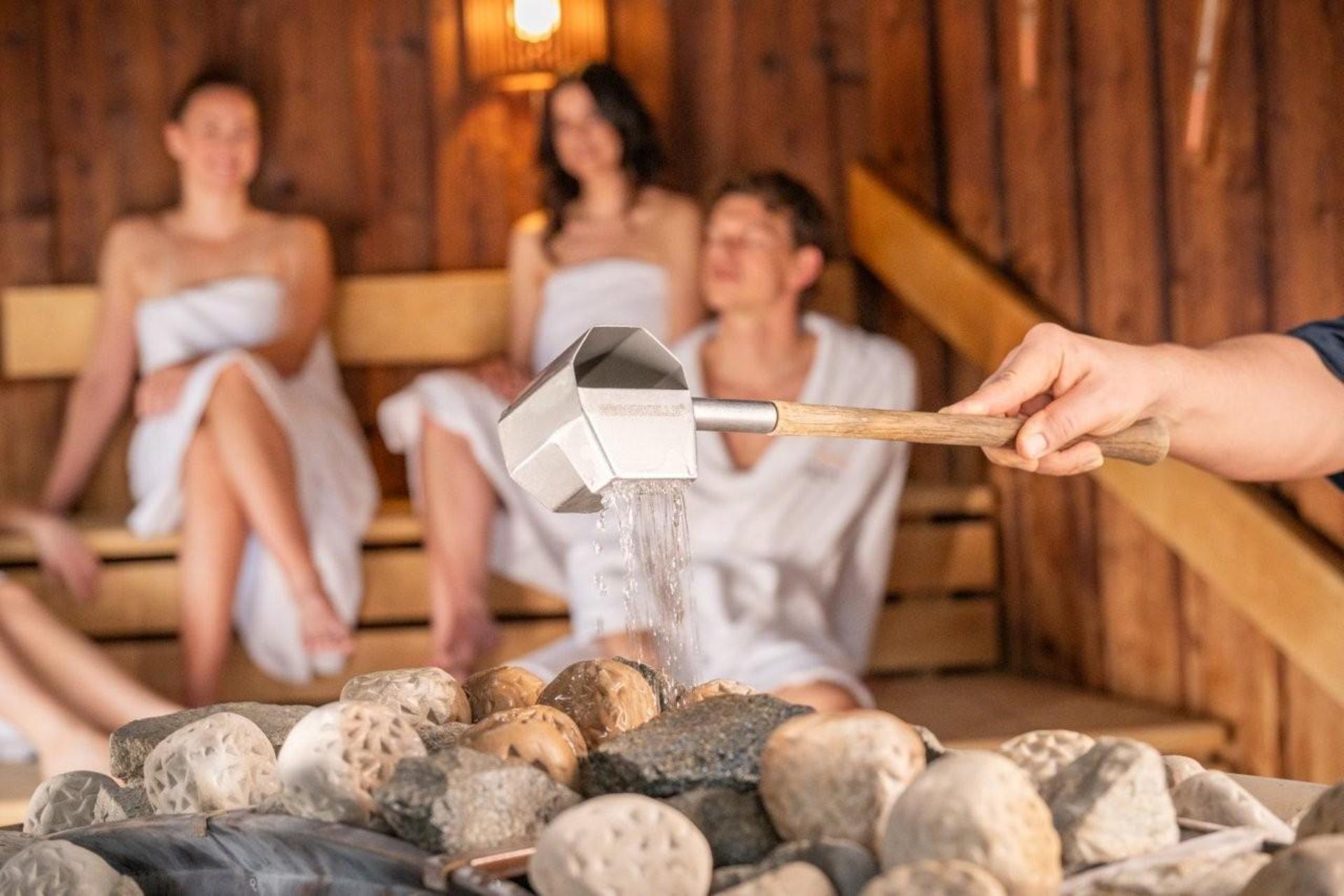 Besondere Saunaevents gibt es dieses Jahr in der Wintersaison im Kurfürstenbad Amberg. (Bild: Michael Sommer)