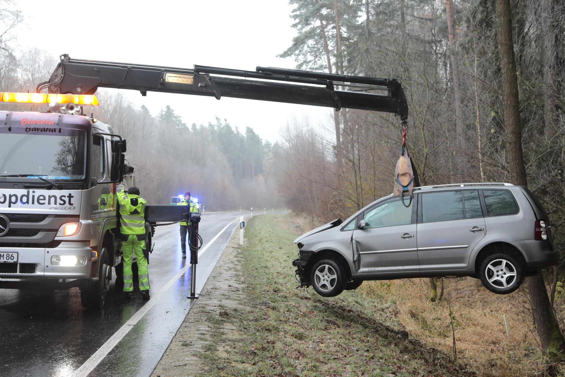 Unfall bei Sinnleithen bei Edelsfeld auf der B85. (Bild: Wolfgang Steinbacher)