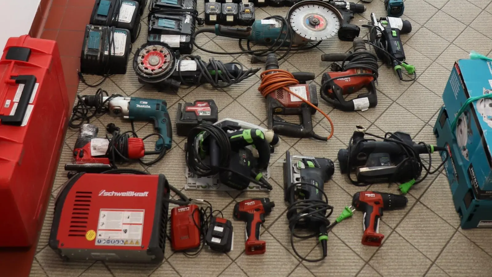 Sichergestellte Baumaschinen. (Bild: PP Oberpfalz)