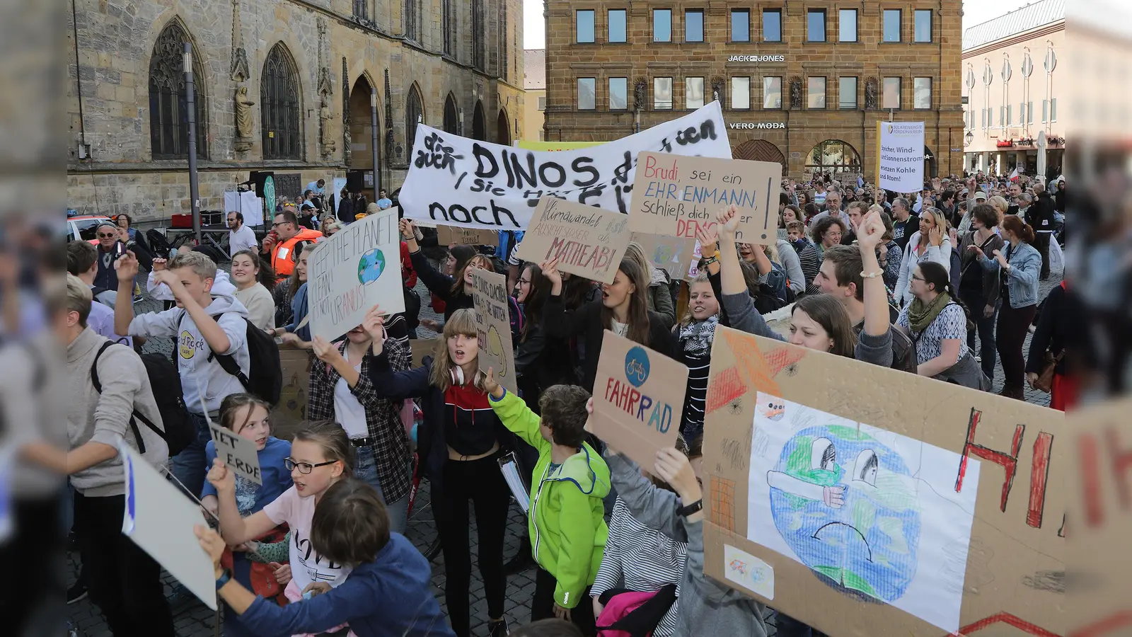 Fridays for Future Amberg ruft zum Klimastreik auf. (Archivbild: Wolfgang Steinbacher)