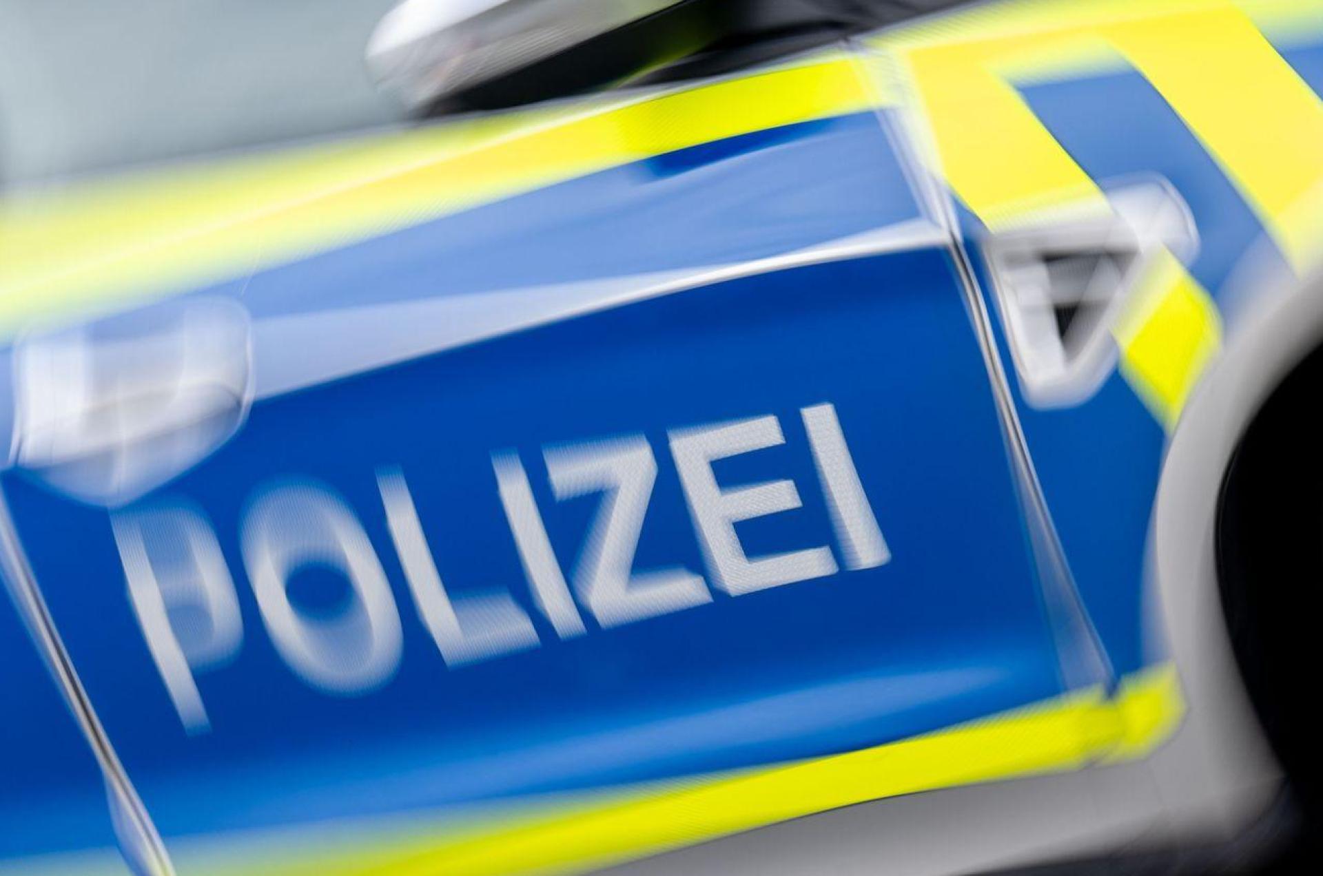 Nach einem mutmaßlichen Rollerdiebstahl in Schwandorf hat die Polizei zwei Jugendliche gestellt. (Symbolbild: Hendrik Schmidt/dpa)