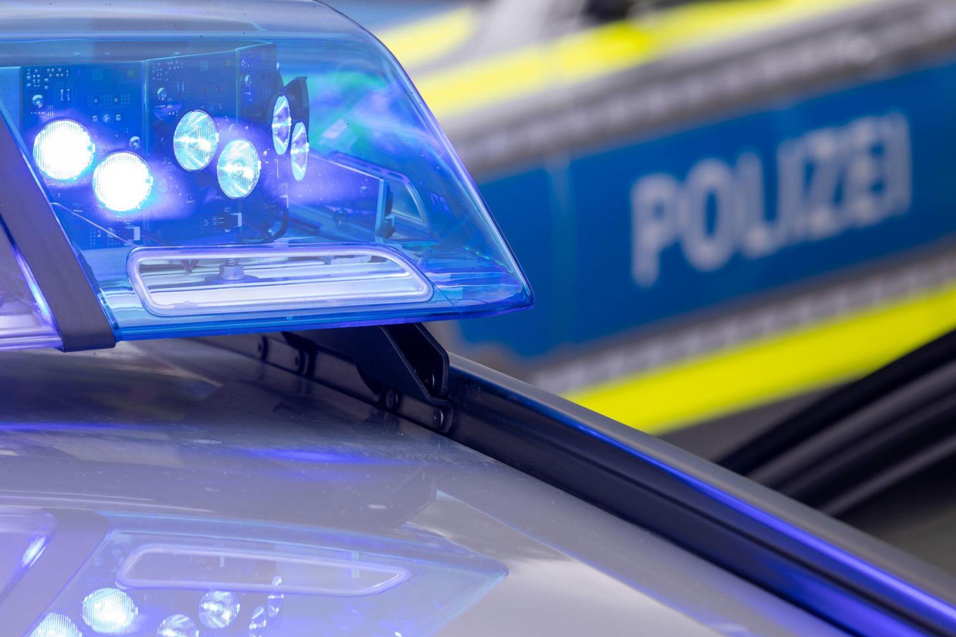 Eine vermisste 13-Jährige aus Regensburg ist wieder aufgetaucht. (Bild: Daniel Karmann/dpa)