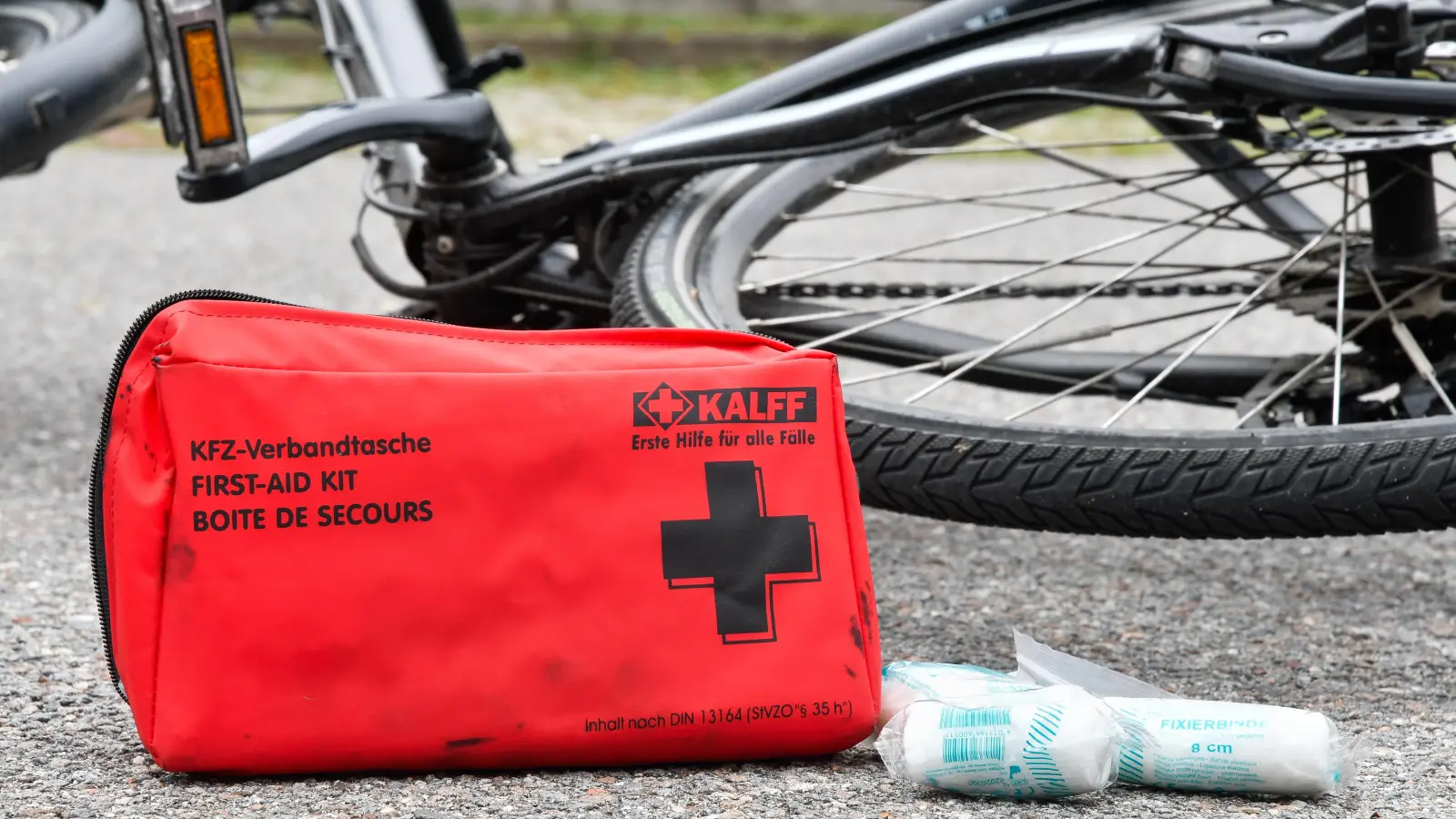 Eine Fahrradfahrerin wurde bei einem Unfall in Ebermannsdorf leicht verletzt.  (Symbolbild: Petra Hartl)