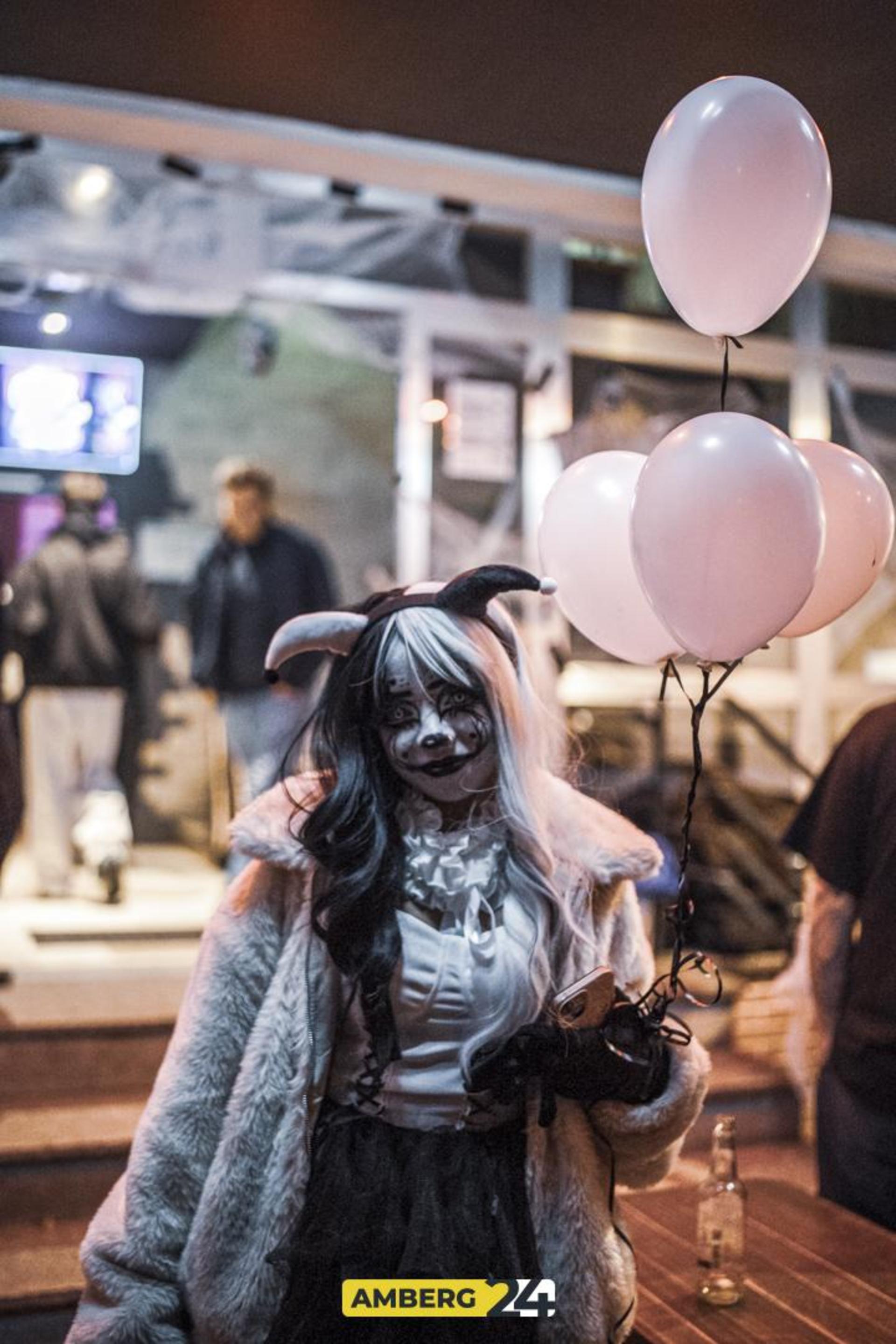 Saures auf die Ohren und eine spooky Atmo haben die Veranstalter der fetten Halloween-Party im Happy Rock versprochen. (Bild: Julia Bär)