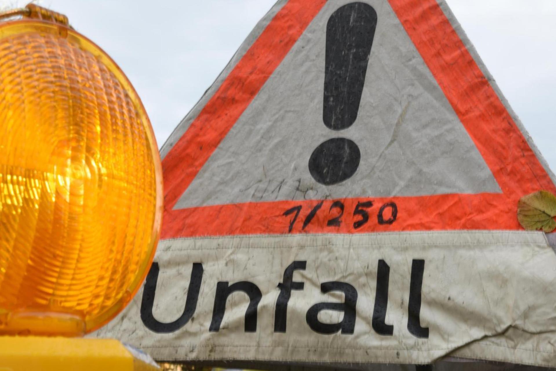 Bei Wildenhof ist es zu einem Unfall gekommen.  (Bild: Patrick Seeger)