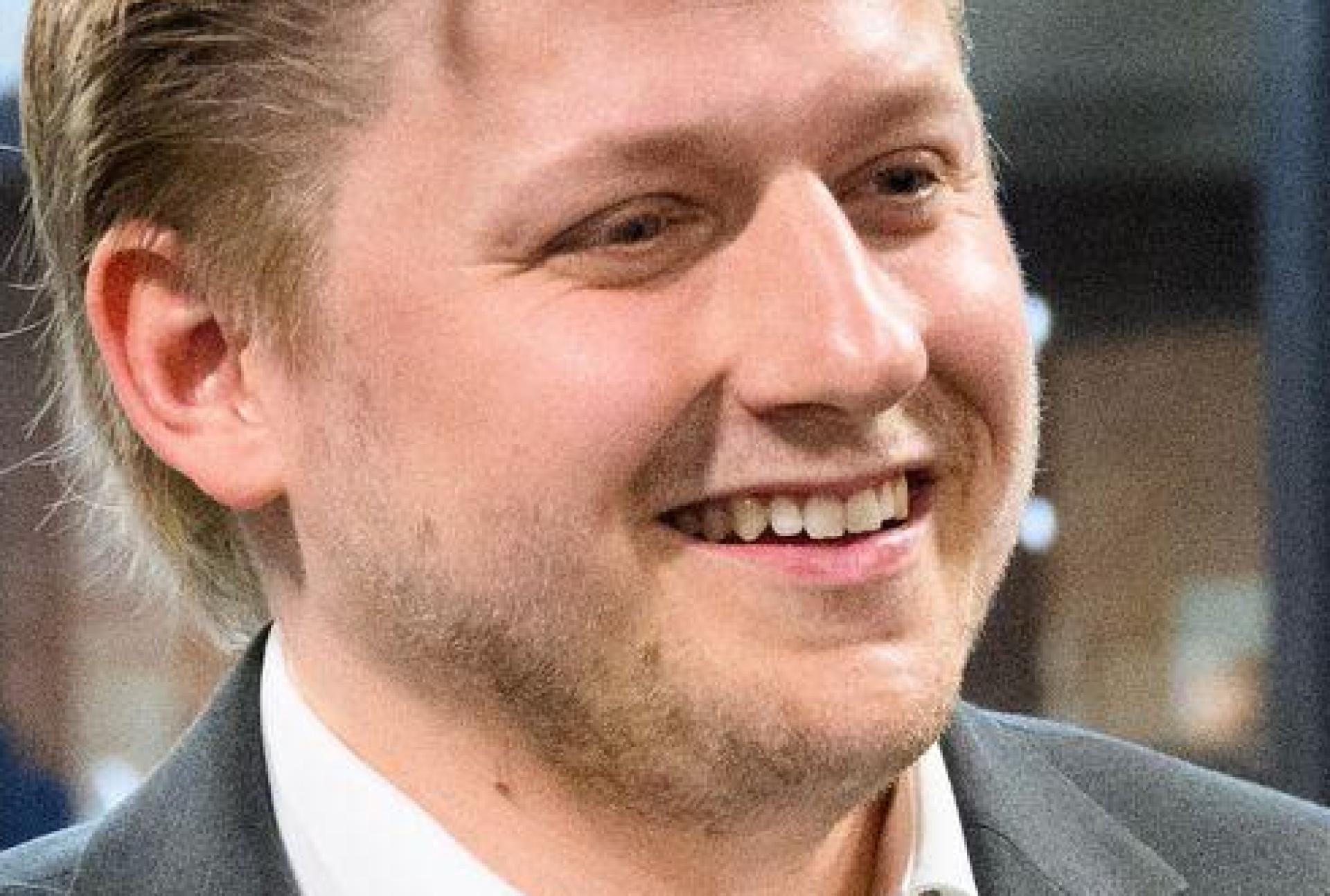 Ein spitzer Kommentar des Satirikers El Hotzo zum Attentat auf Donald Trump im US-Wahlkampf hat erneut die Berliner Justiz beschäftigt. (Archivbild) (Bild: Bernd von Jutrczenka/dpa)