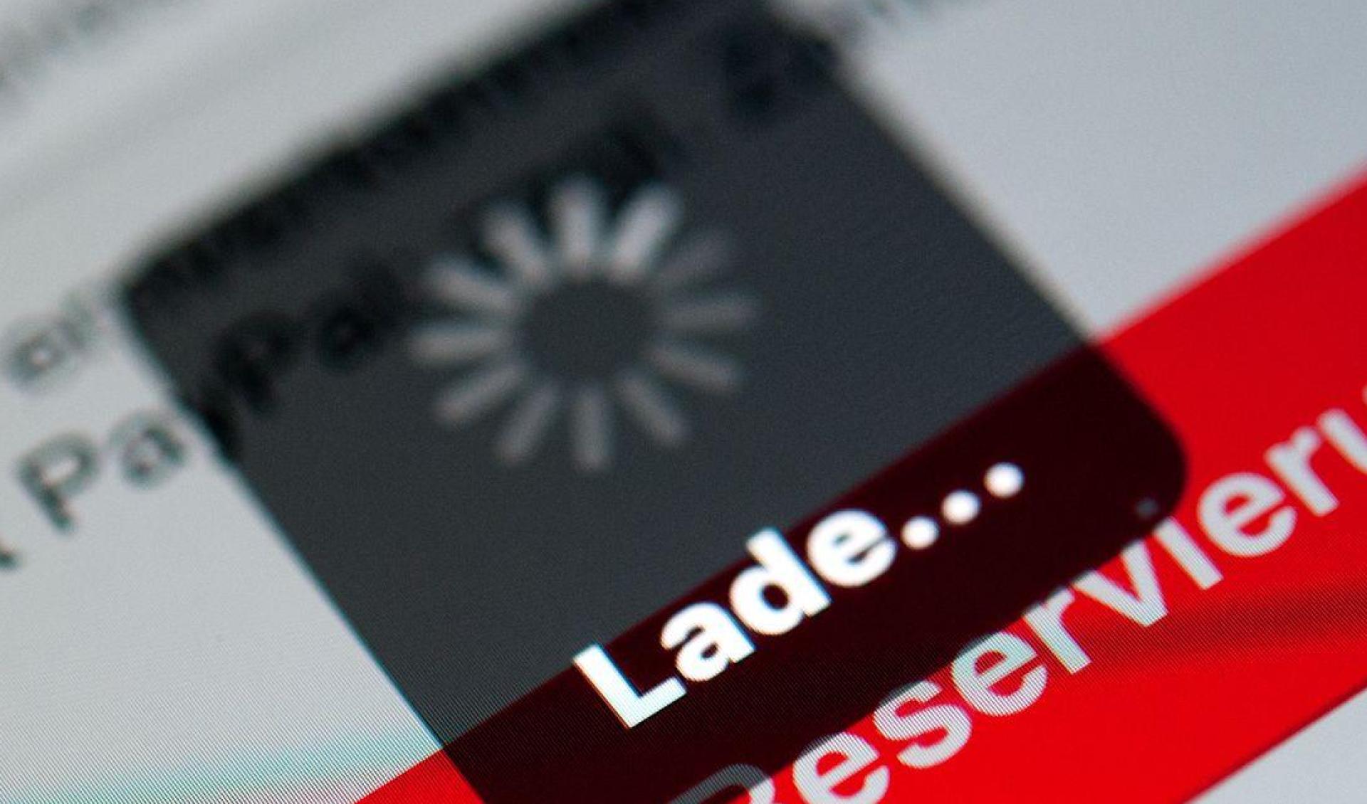 Die Bahn kämpfte erneut mit einer IT-Störung.  (Symbolbild: Sebastian Gollnow/dpa)