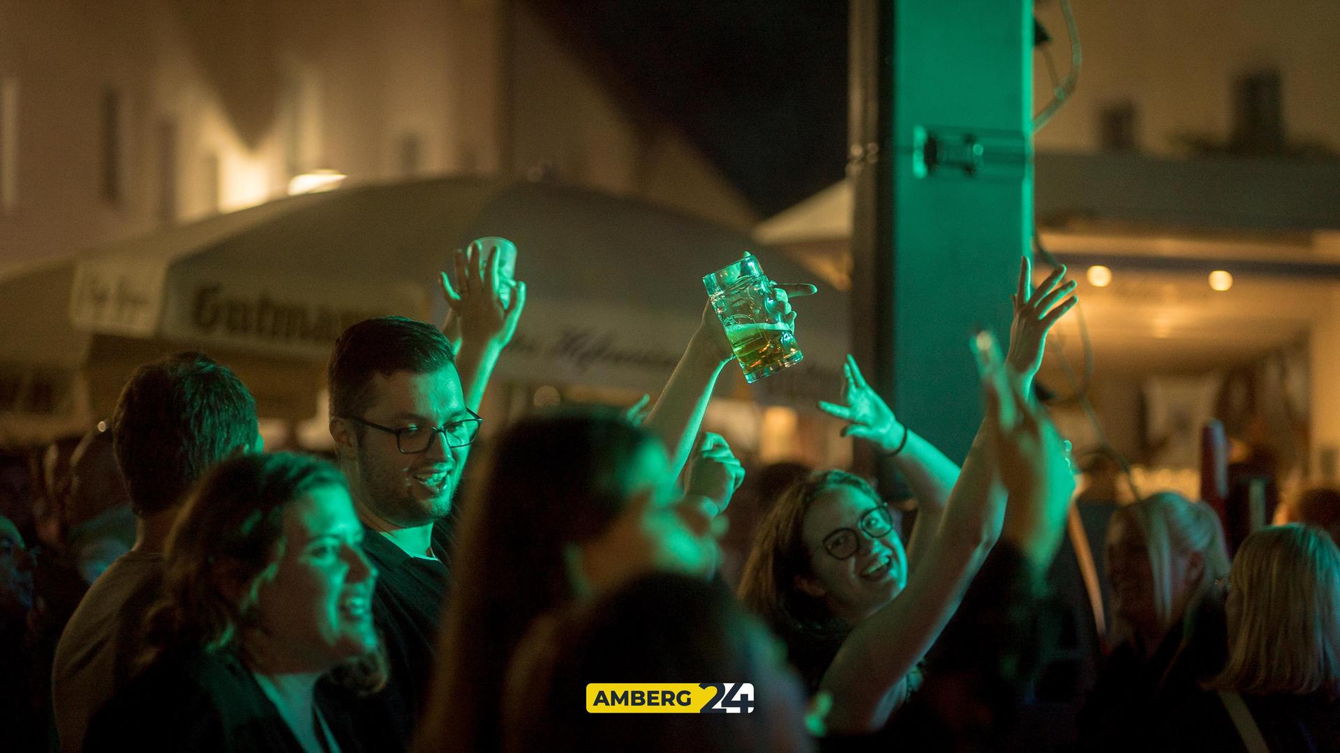 Das sind die Bilder vom Freitagabend vom 2025er-Altstadtfest in Sulzbach-Rosenberg. (Bild: Mario Donhauser)