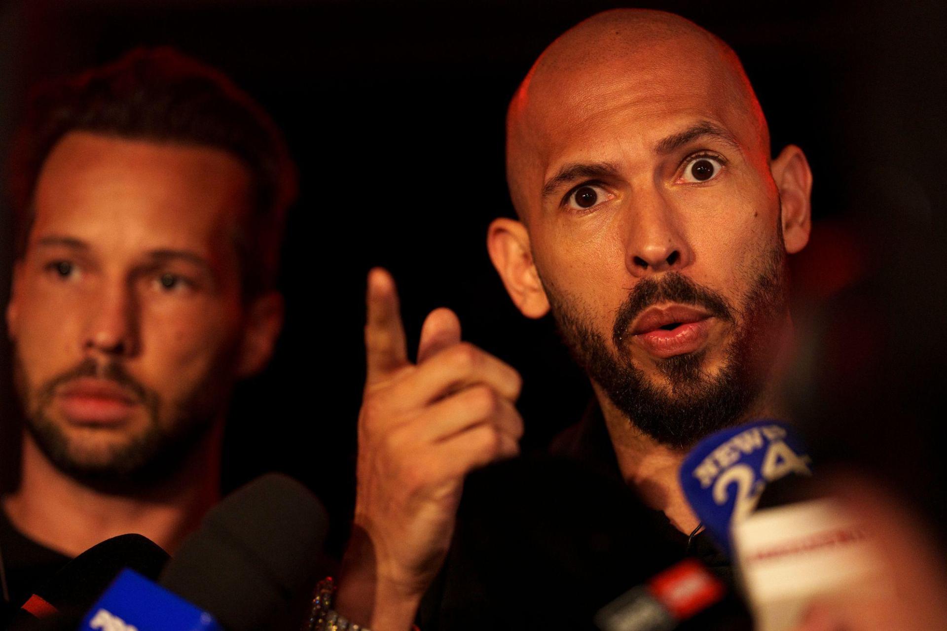 Die Tate Brothers: links Tristan, rechts Andrew. (Archivbild) (Bild: Vadim Ghirda/AP/dpa)