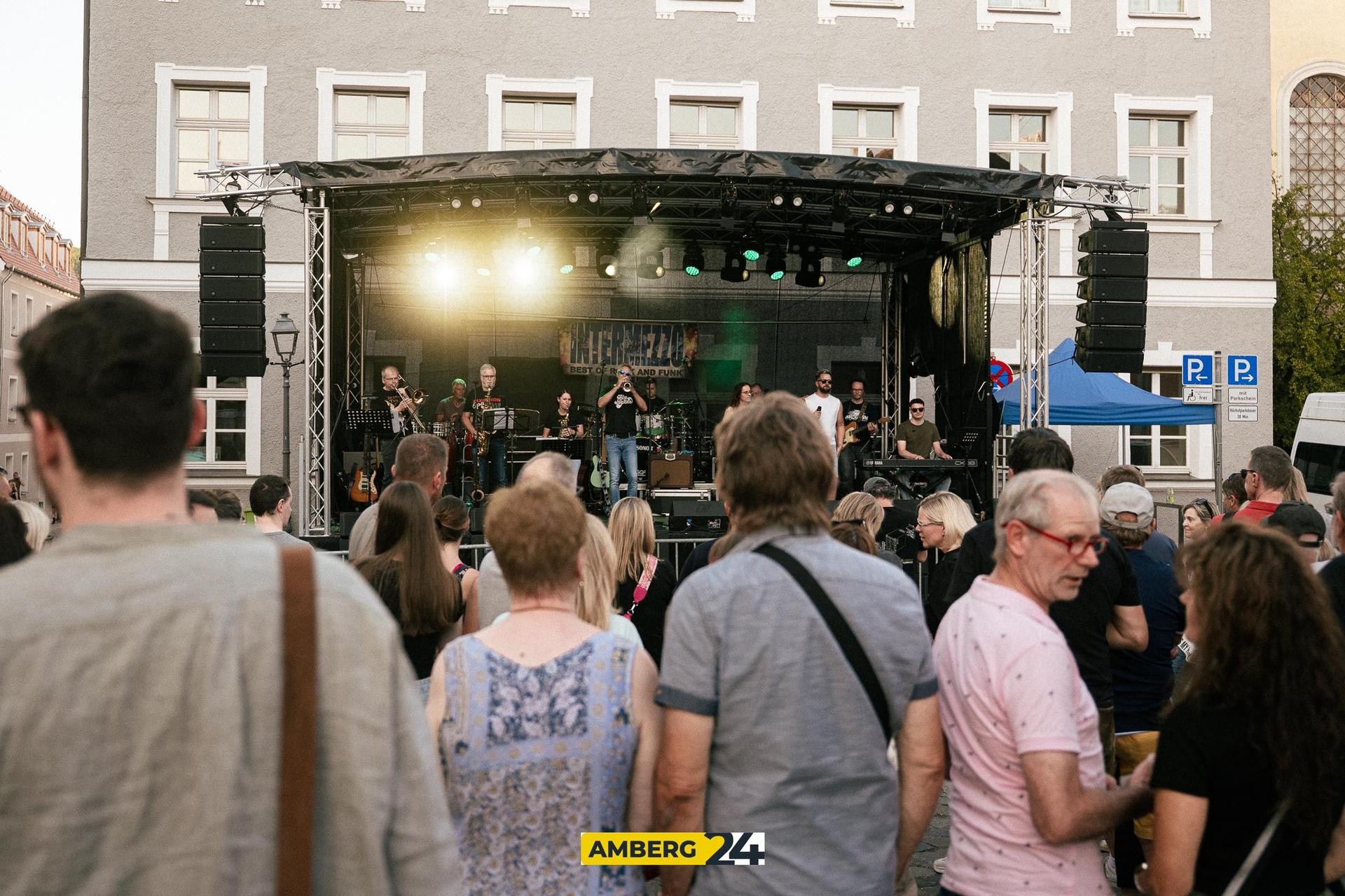 Altstadtfest + Schrannenplatz = Party!!! (Bild: David Mueller)