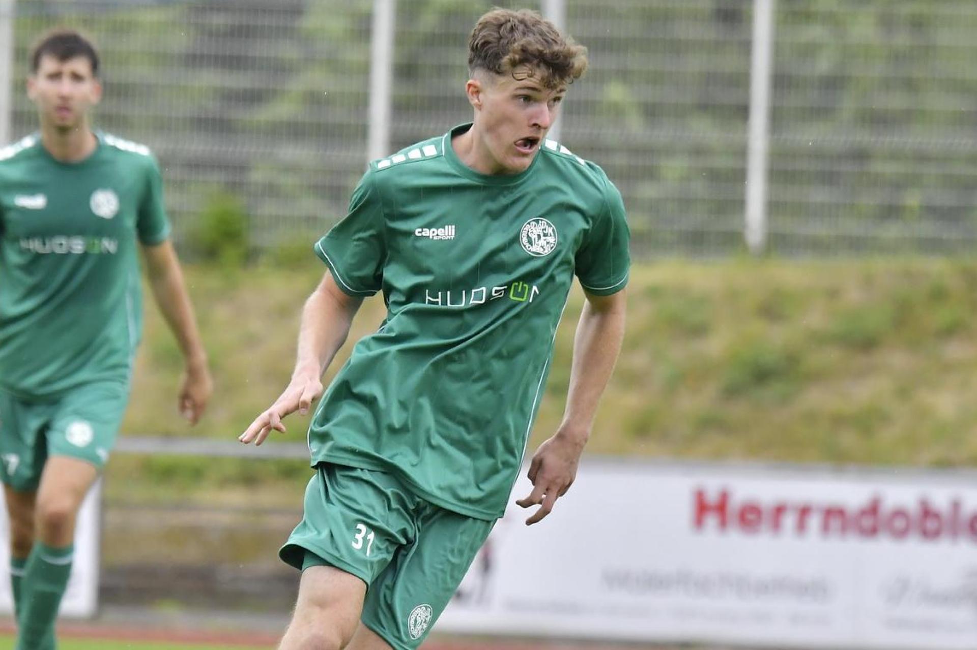 Alexander Moratz (vorne) wird auch kommende Saison für die DJK Gebenbach auflaufen. (Bild: Hubert Ziegler)