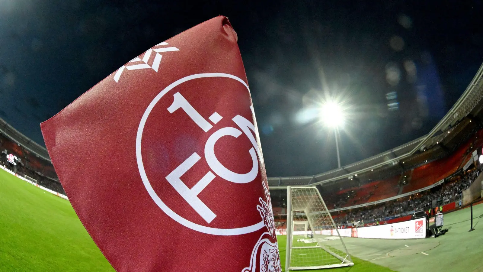 Die Fußballerinnen des 1. FC Nürnberg haben eine neue Spielerin. (Bild: Jens Niering/dpa)