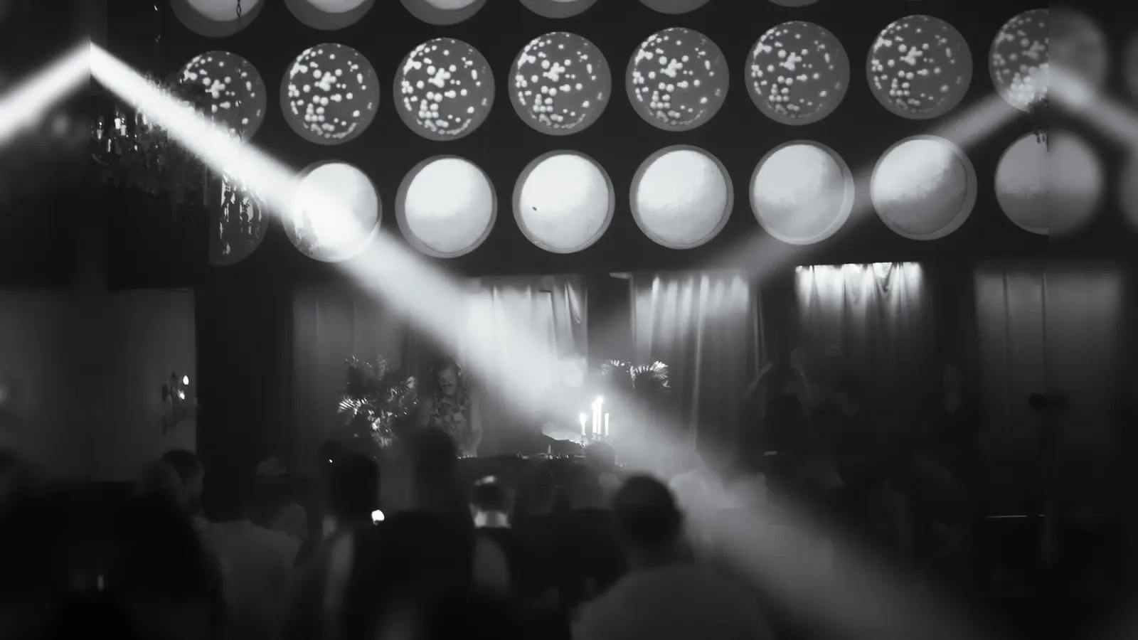 Frau Fenk vor kurzem im Casino. (Archivbild: Mario Donhauser)