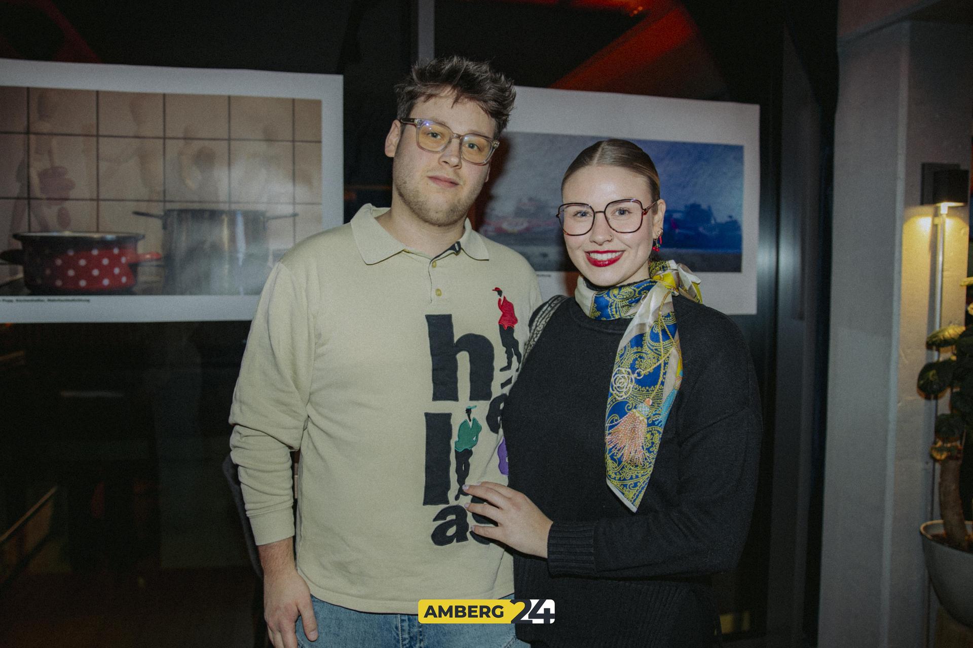 Die Fotoausstellung in der Skybar am Samstag. (Bild: Lolografie)